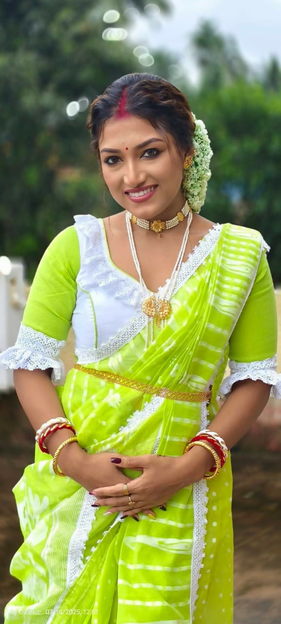 Exclusive Collection Beautiful Parrot Green Jaal Jamdani Grab2Buy 