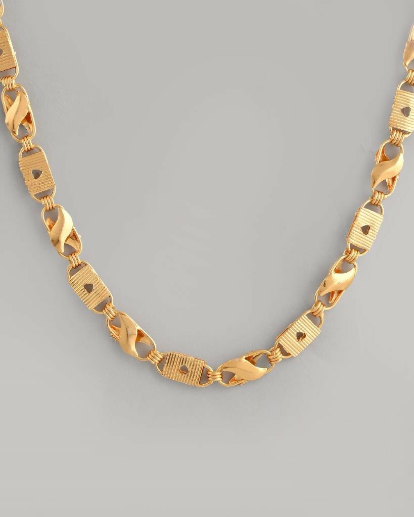 VOJ Gold-Polished Biscuit Shaped Chain With Small Heart 