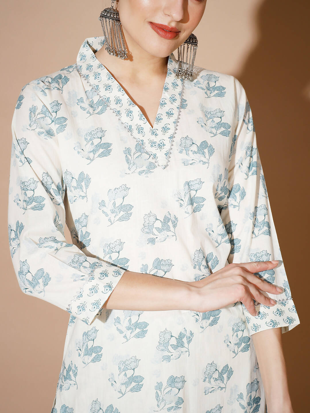 Myshka Women Multi Floral Kurta & Trousers