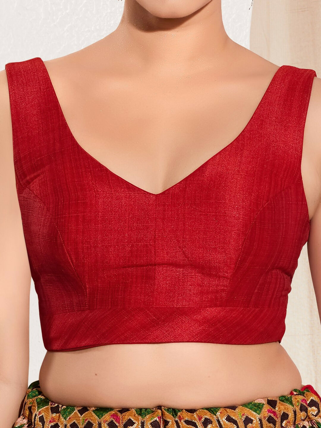 Joban Fashion Red Mulberry Silk Padded Blouse With Round Neck Sleeveless