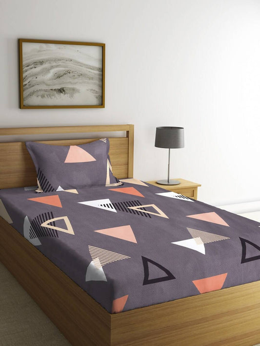 KLOTTHE Purple Geometric 210 TC Cotton Bedsheet with Pillow Covers 