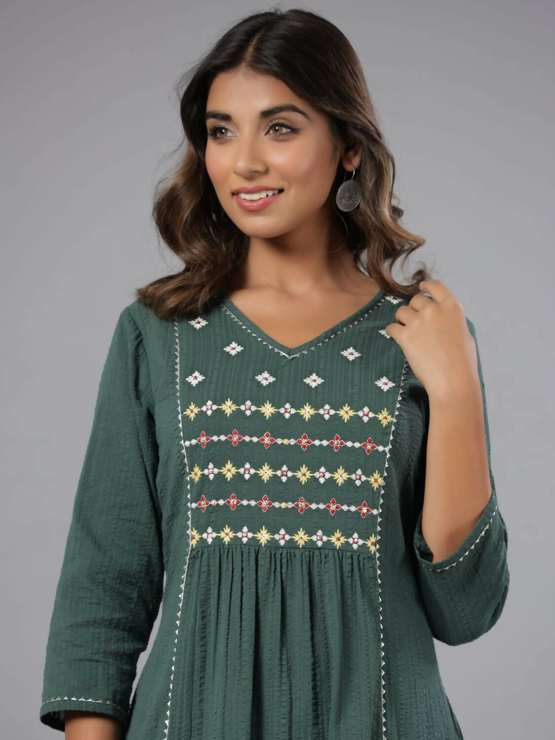 Juniper Women Green Seer Sucker Embroidered High Slit Kurta