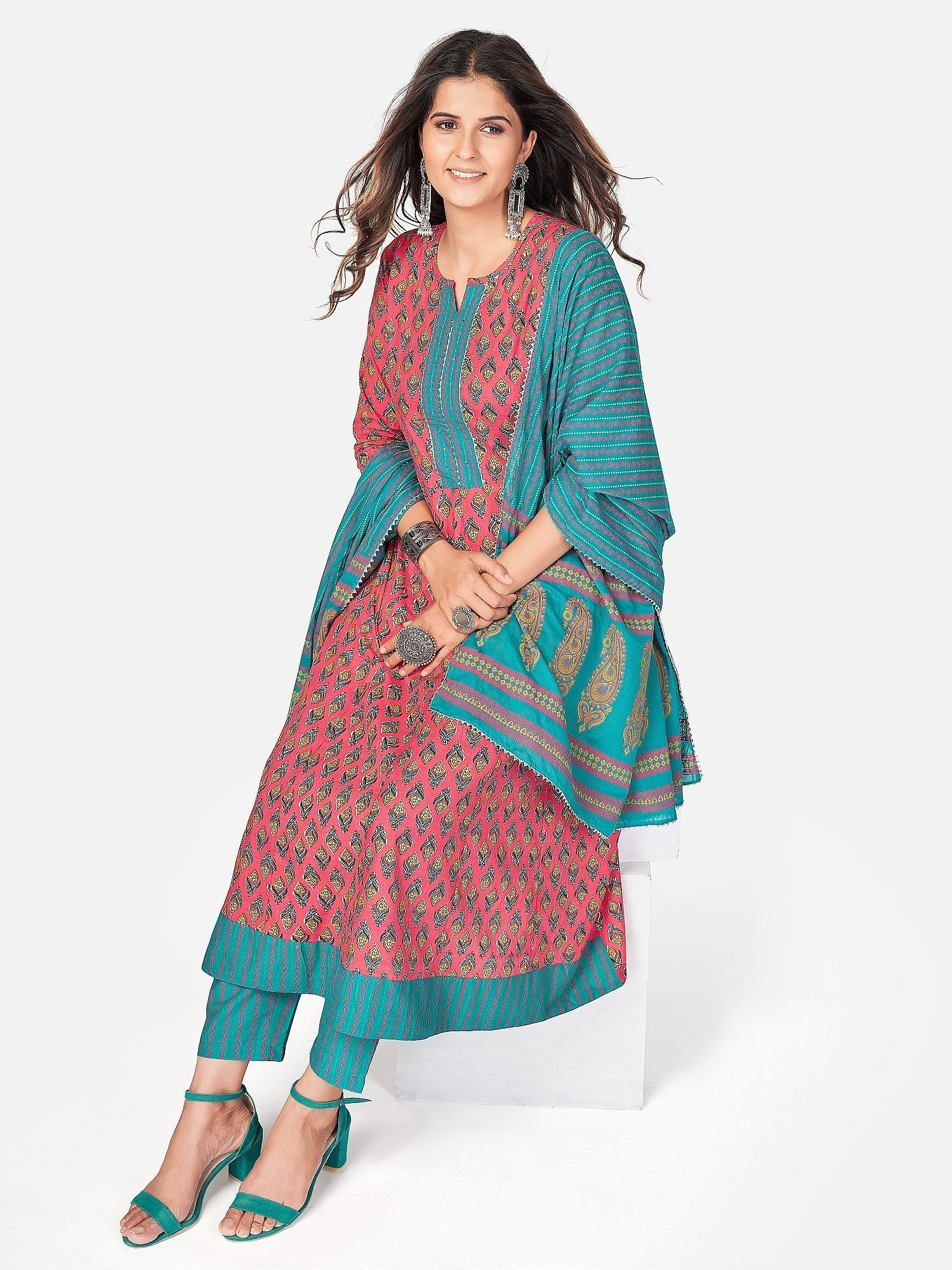 NOZ2TOZ Women Dark Pink Cotton Kurta With Pant & Dupatta (3pcs Set) 