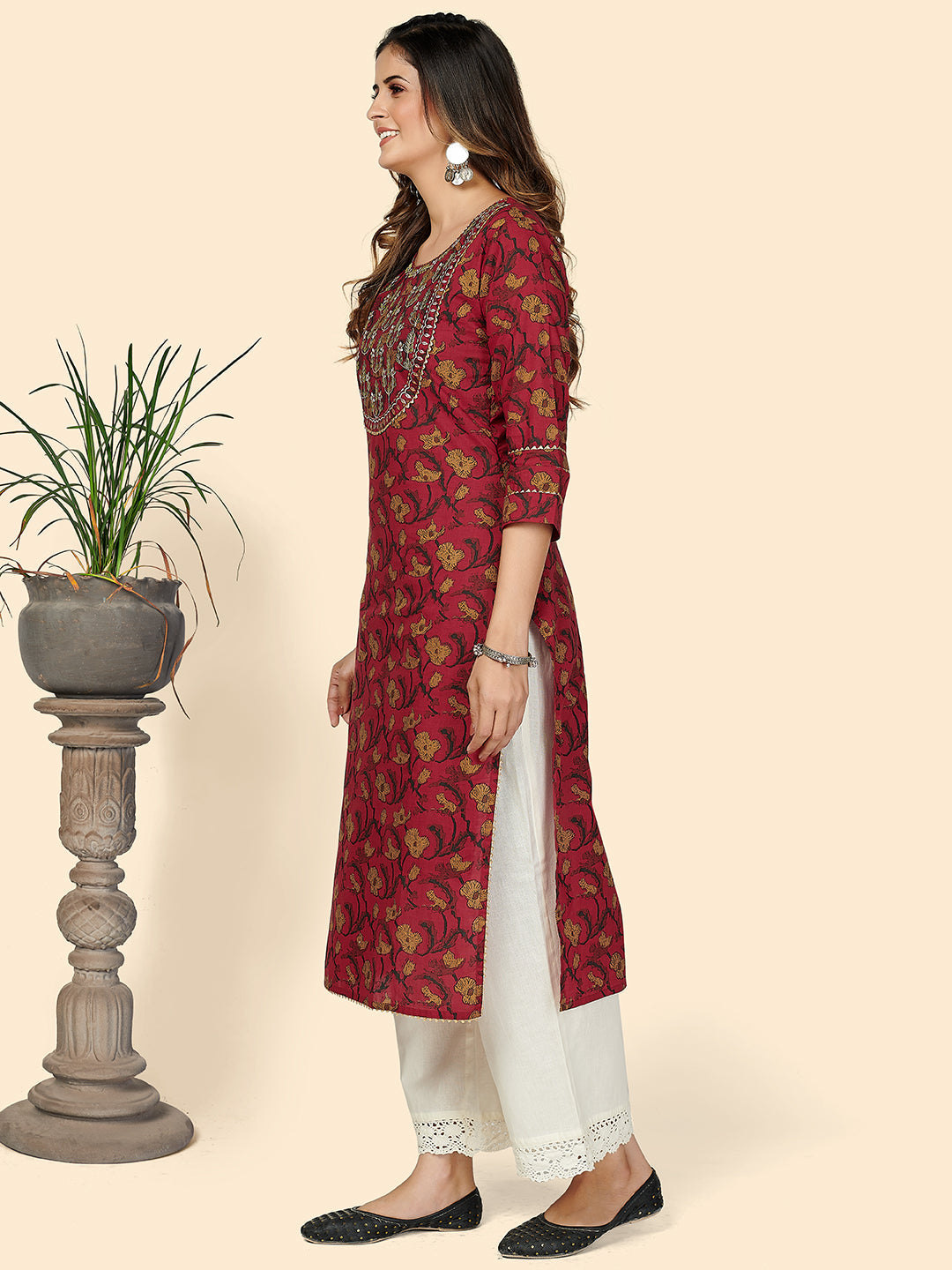 NOZ2TOZ Women's Printed & Embroidered Straight Cotton Red Stitched Kurta 