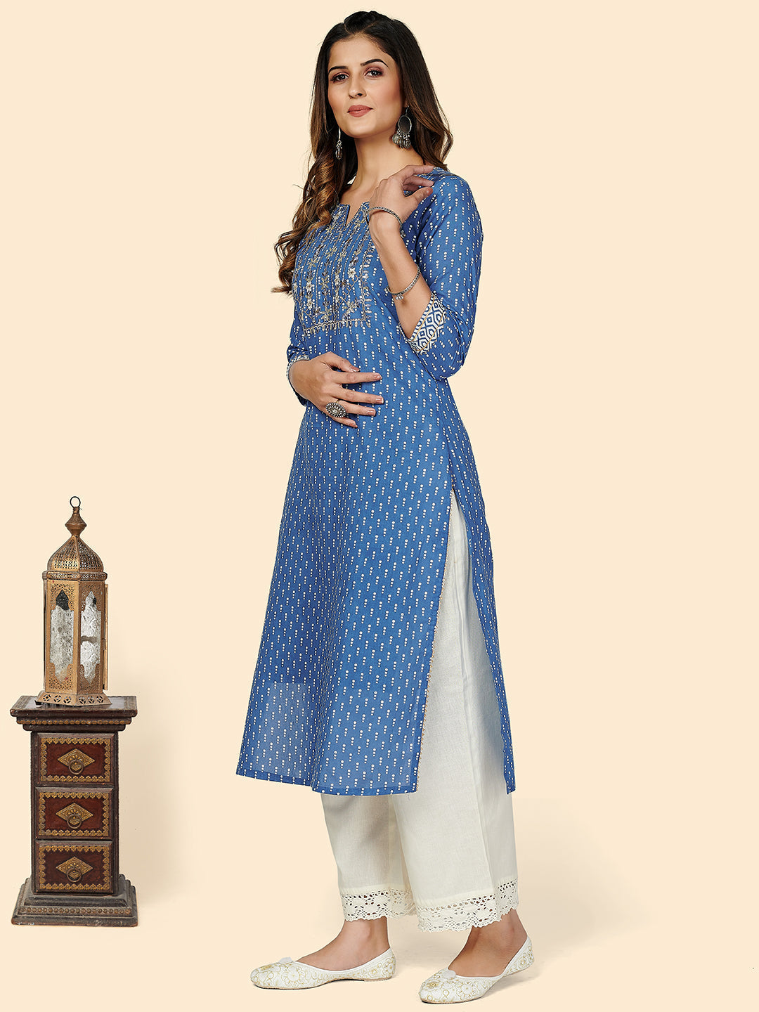 NOZ2TOZ Women's Printed & Embroidered Straight Cotton Blue Stitched Kurta 