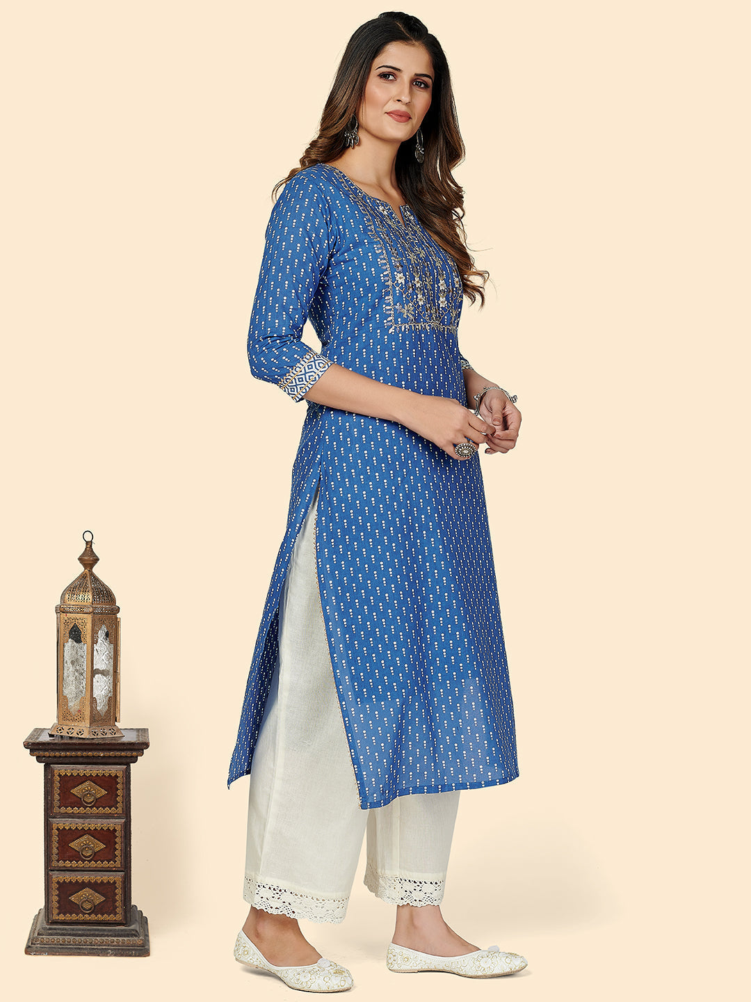 NOZ2TOZ Women's Printed & Embroidered Straight Cotton Blue Stitched Kurta 