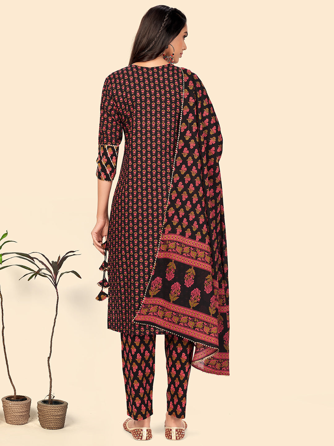 NOZ2TOZ Women's Print & Sequience Straight Cotton Black Stitched Kurta Pant With Dupatta 