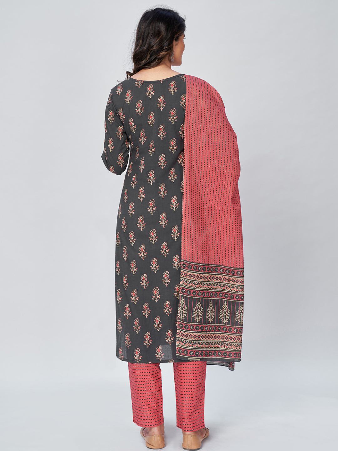 NOZ2TOZ Women's Printed & Embroidered Straight Cotton Grey Kurta Pant With Dupatta 