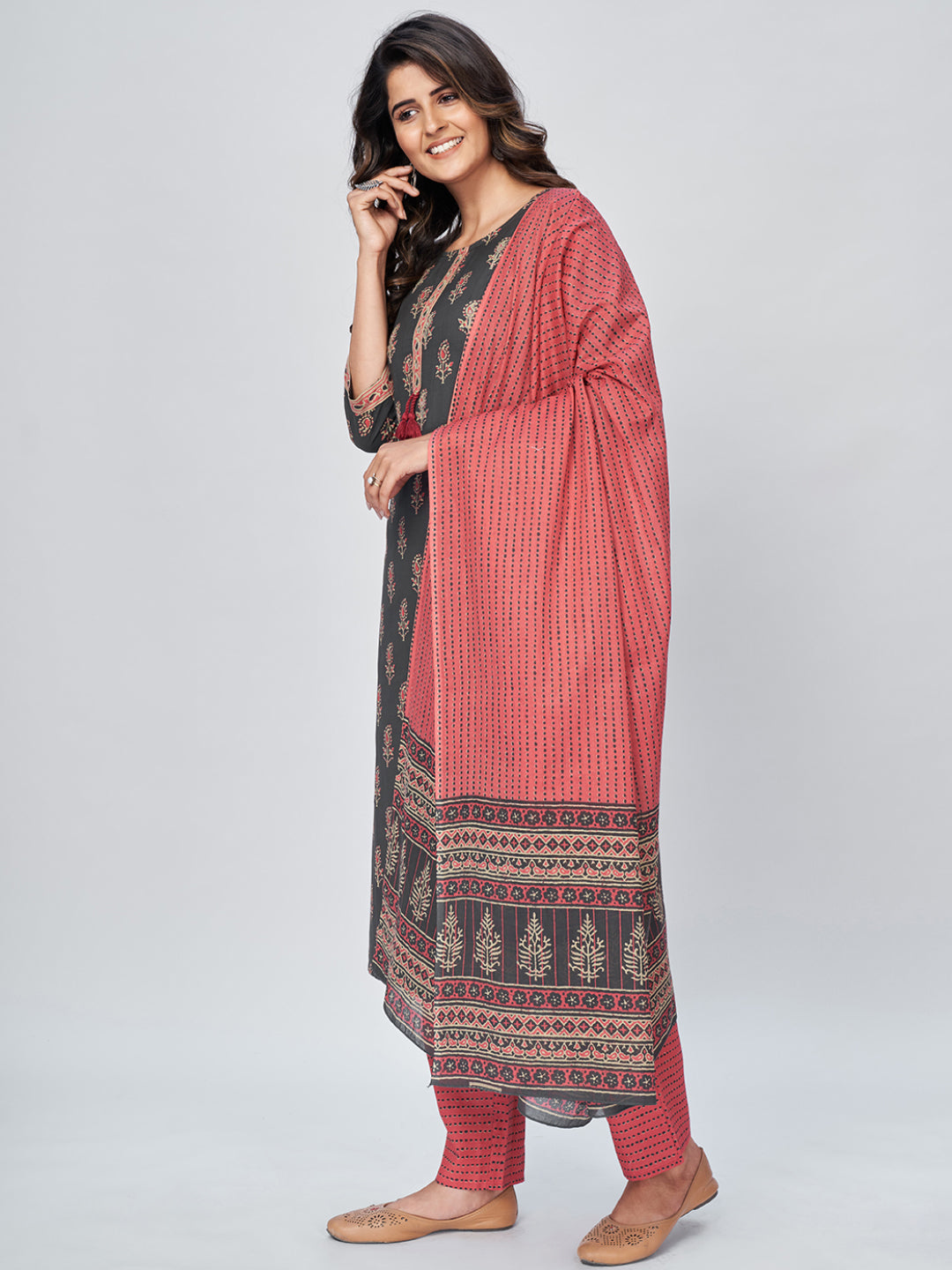 NOZ2TOZ Women's Printed & Embroidered Straight Cotton Grey Kurta Pant With Dupatta 