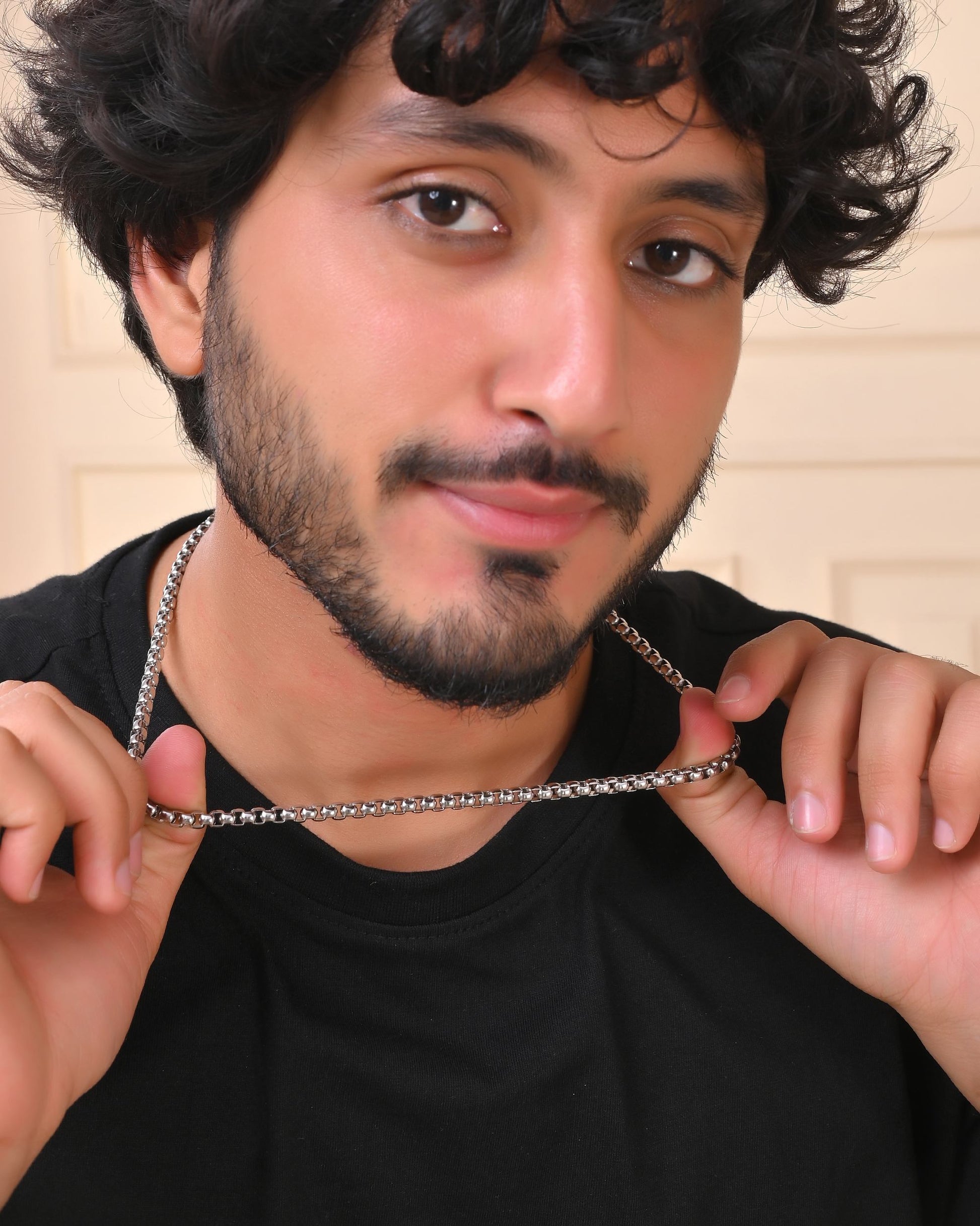 VOJ Men Stainless Steel Silver-Plated Minimal Chain 