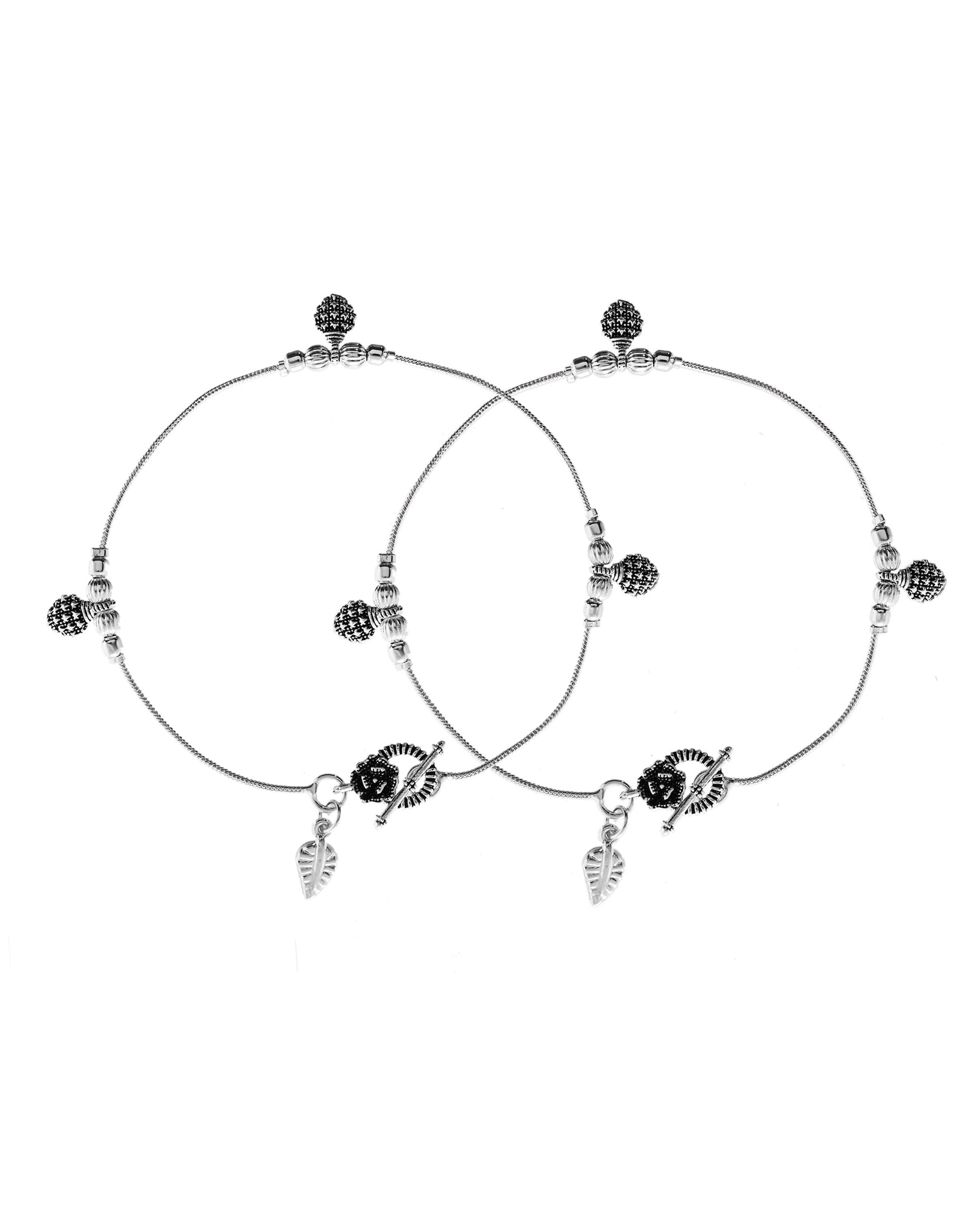 VOJ Set of 2 Silver Plated Leaf Designed Anklet 