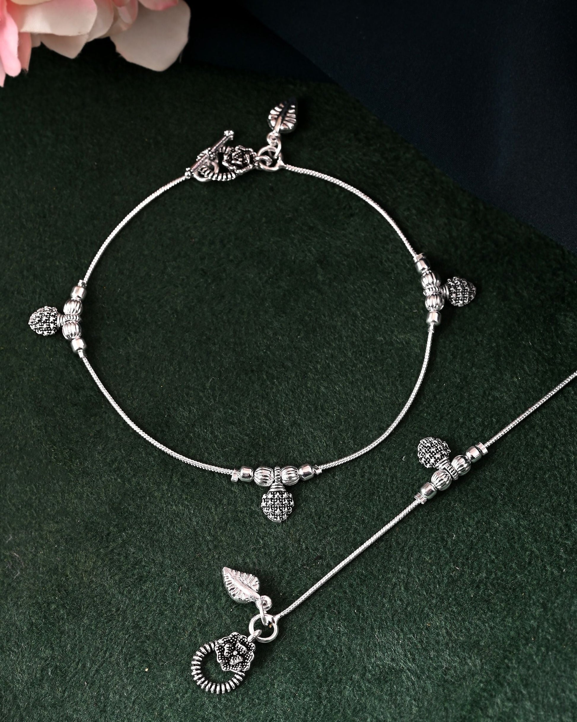 VOJ Set of 2 Silver Plated Leaf Designed Anklet 