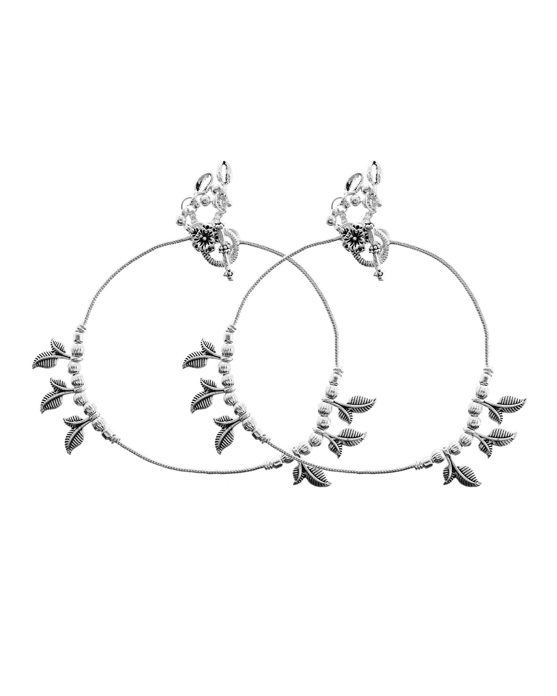VOJ Set of 2 Silver Toned Leaf Designed Handcrafted Anklet 