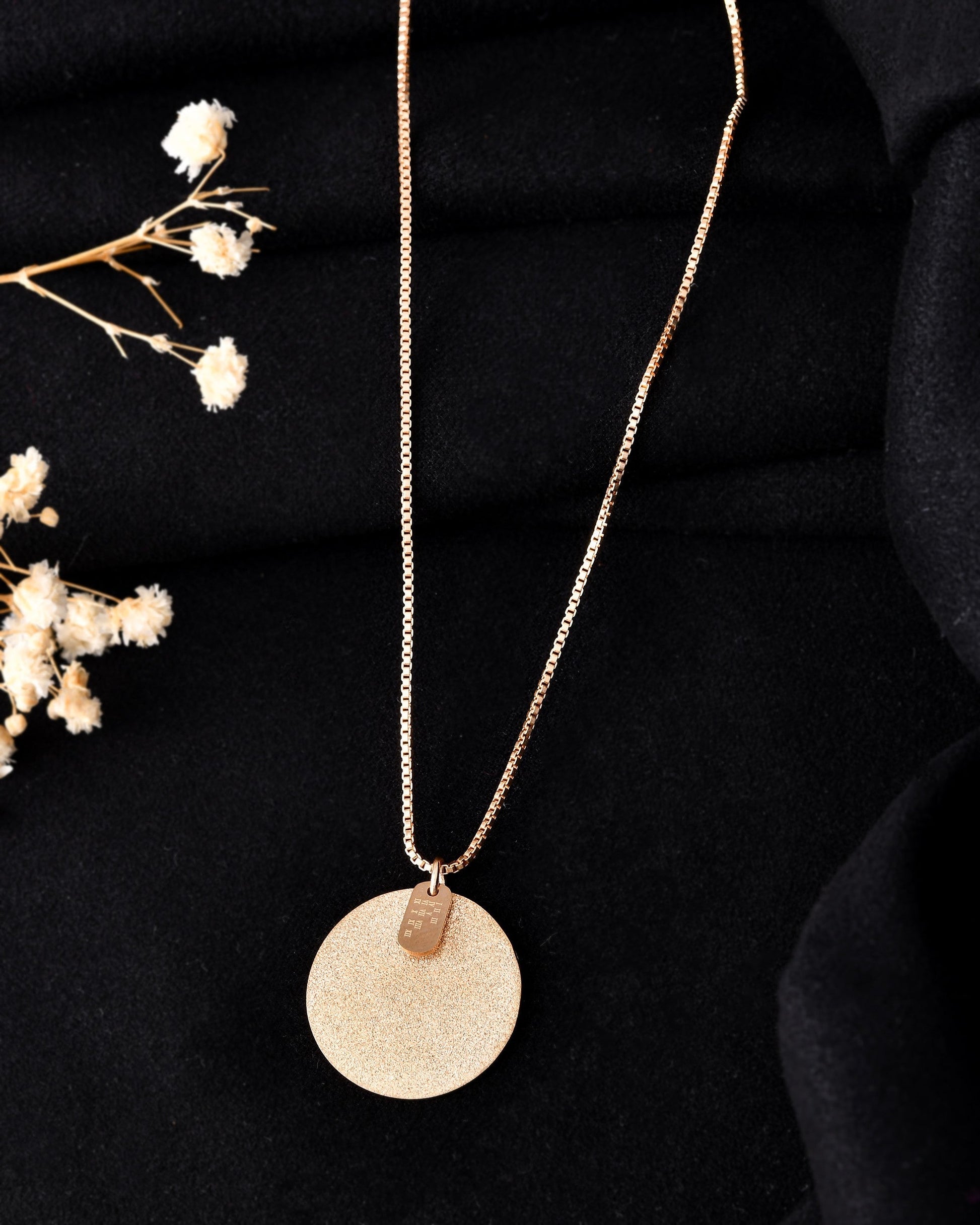 VOJ Gold Polished Chain With Circular Pendant 