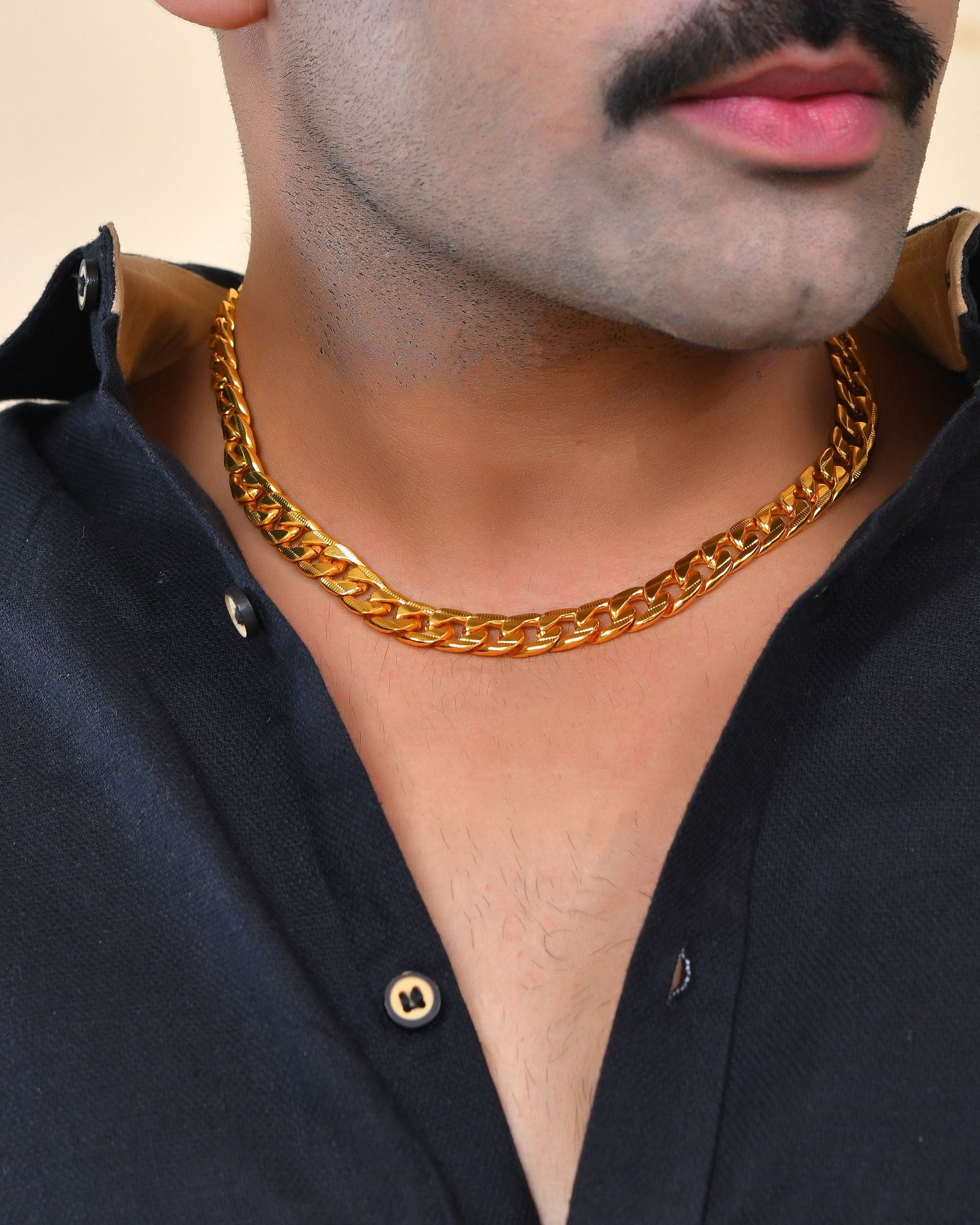 VOJ Gold Polished Stainless Steel Thick Linked Chain 