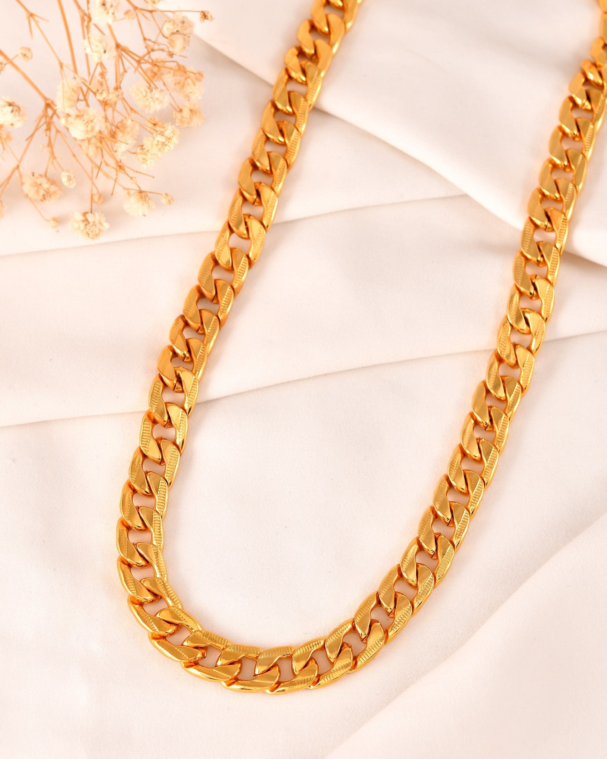 VOJ Gold Polished Stainless Steel Thick Linked Chain 