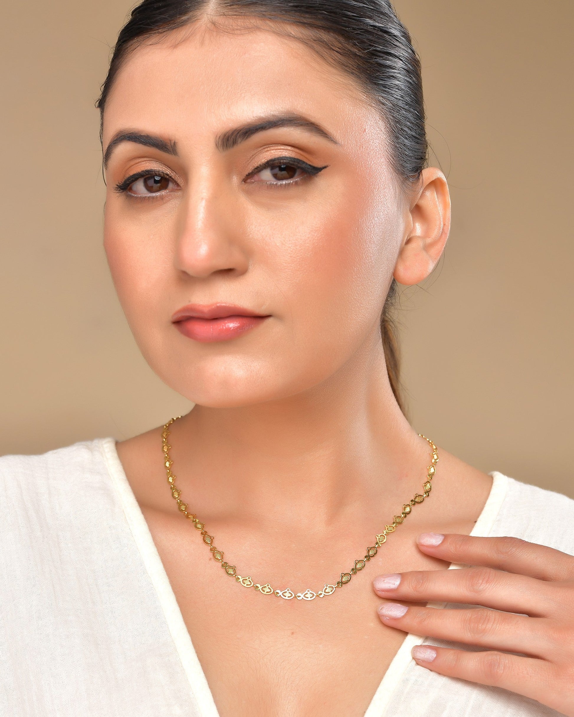 VOJ Gold Polished Oval Shaped Minimal Chain For Women 