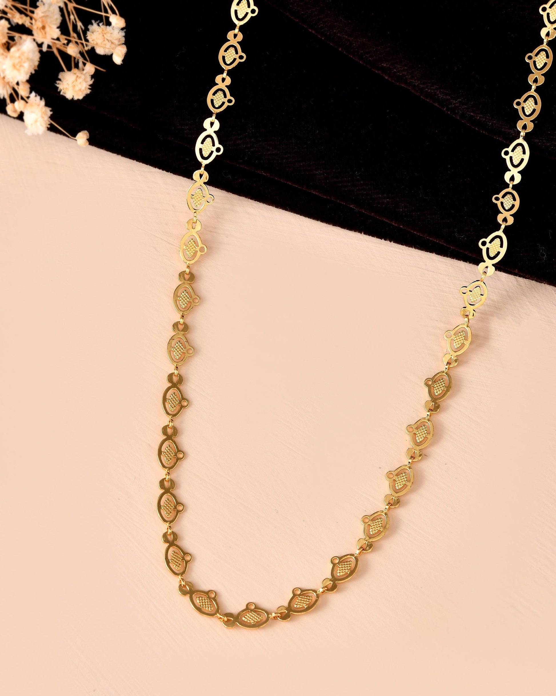 VOJ Gold Polished Oval Shaped Minimal Chain For Women 