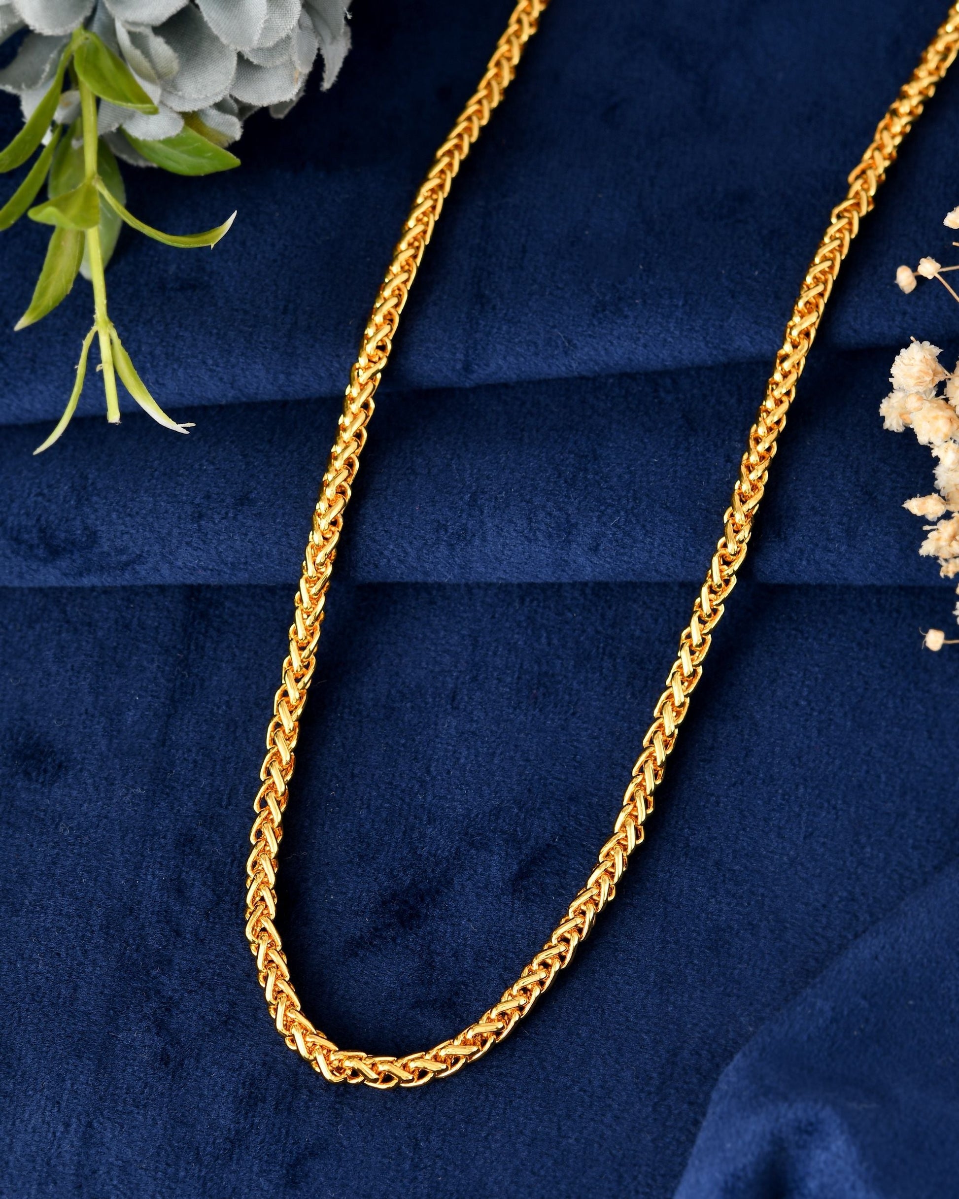 VOJ Men Gold Polished Round Classic Chain 