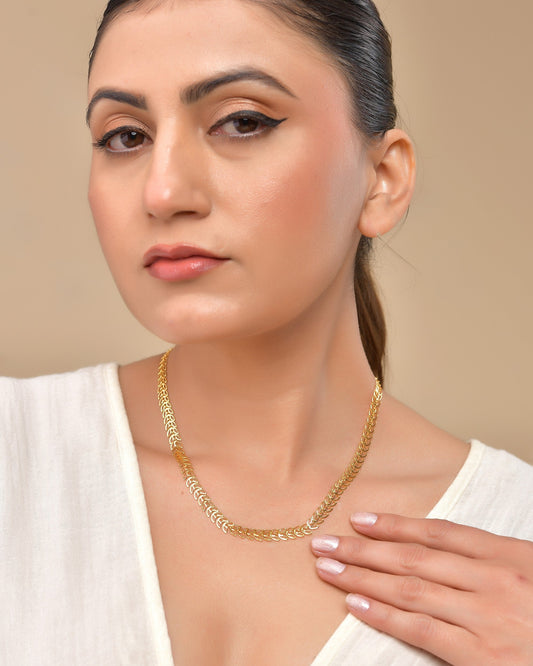 VOJ Women Gold Polished Stainless Steel Minimal Leaf Chain 