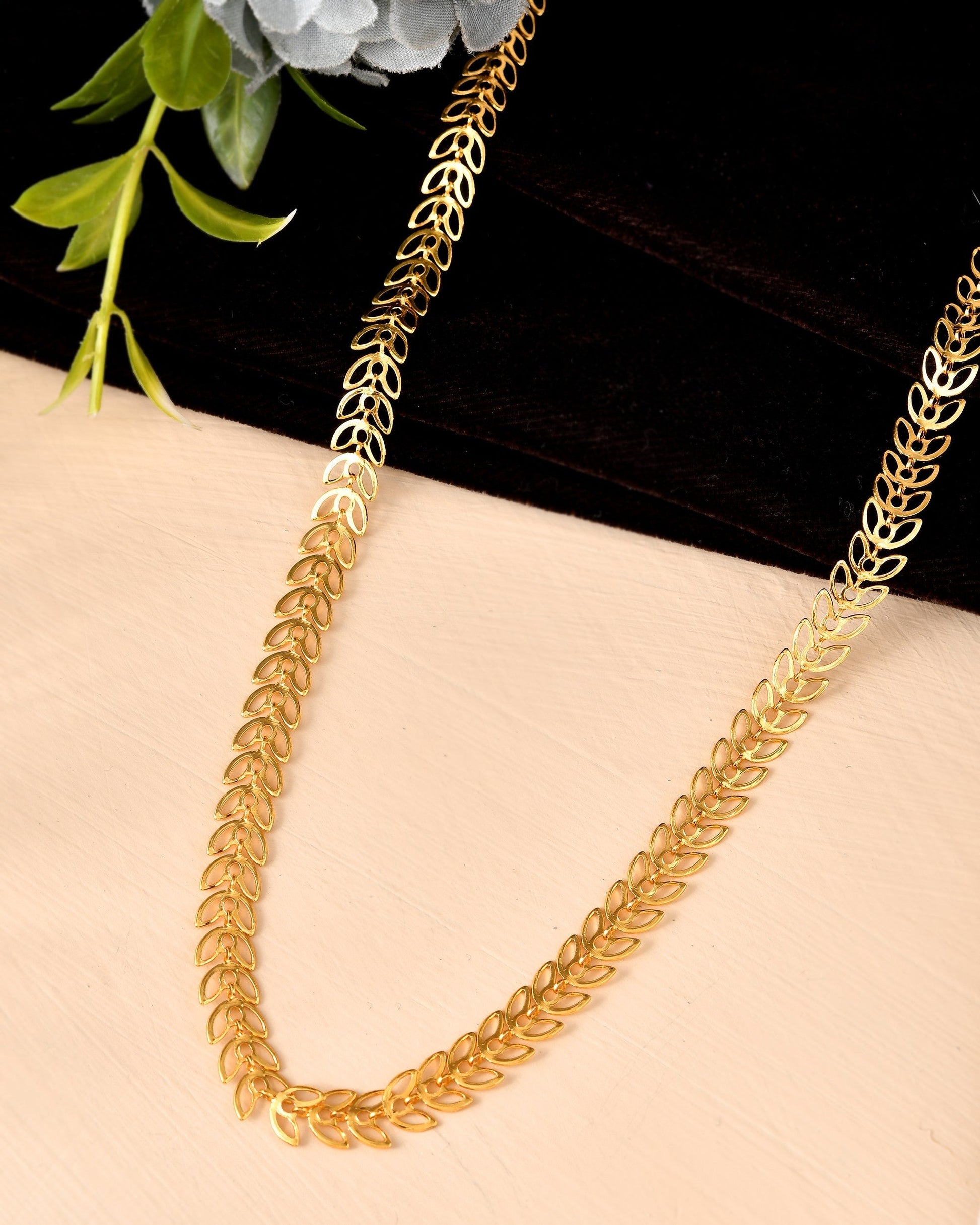 VOJ Women Gold Polished Stainless Steel Minimal Leaf Chain 