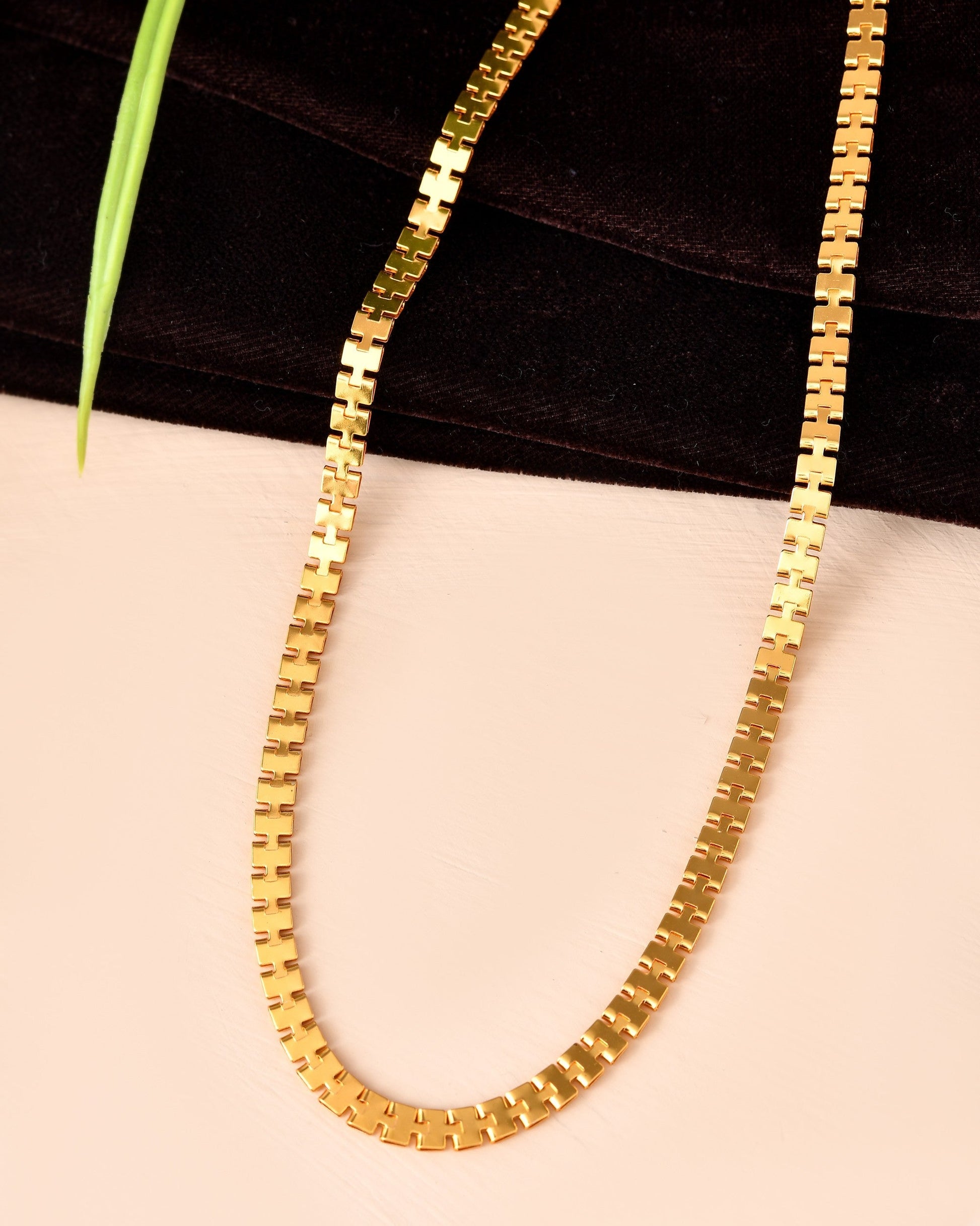VOJ Women Gold Polished Classic Linked Chain 