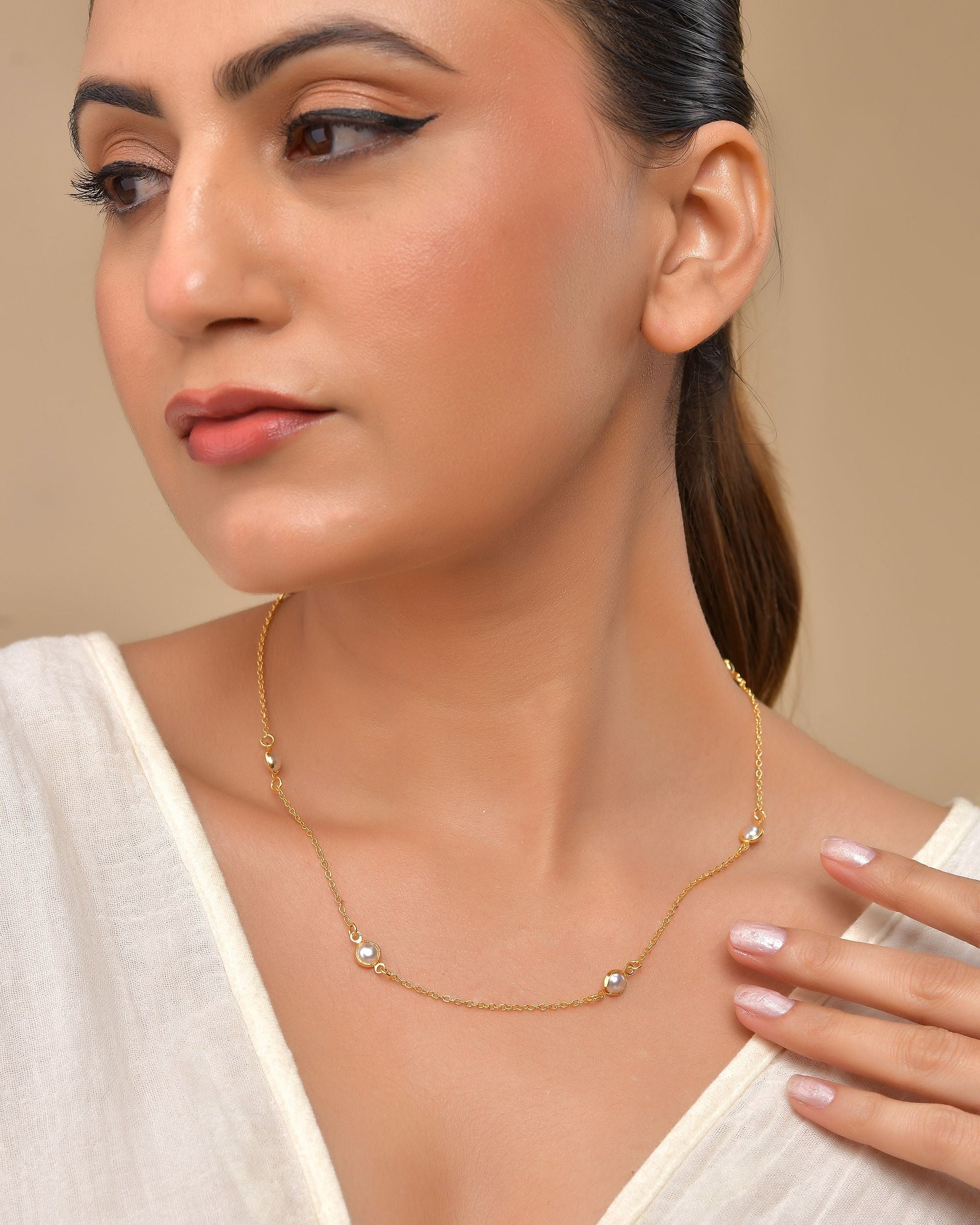 VOJ Gold Polished Women Pearl Studded Stainless Steel Chain 