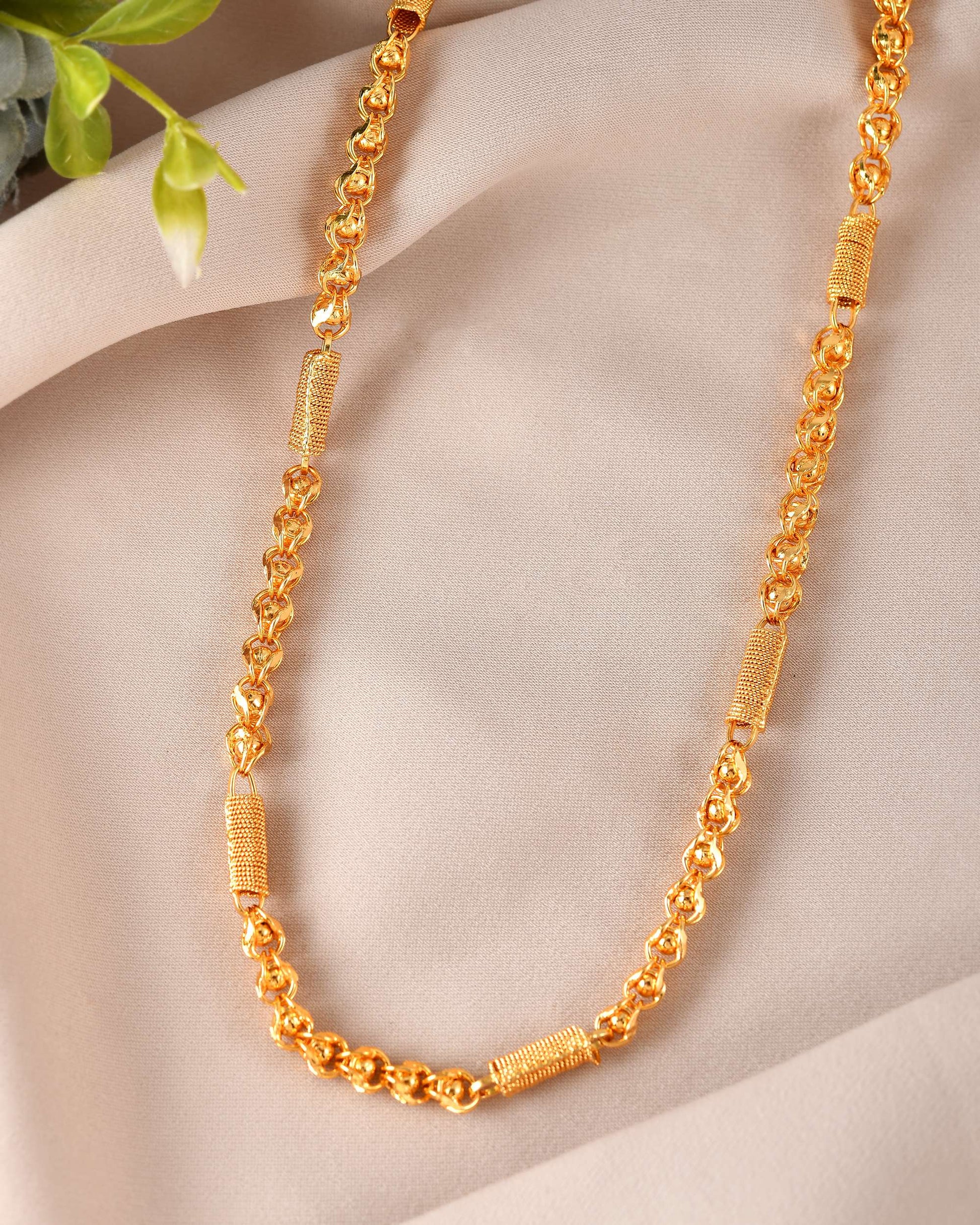 VOJ Men Pipe Shaped Gold Polished Chain 
