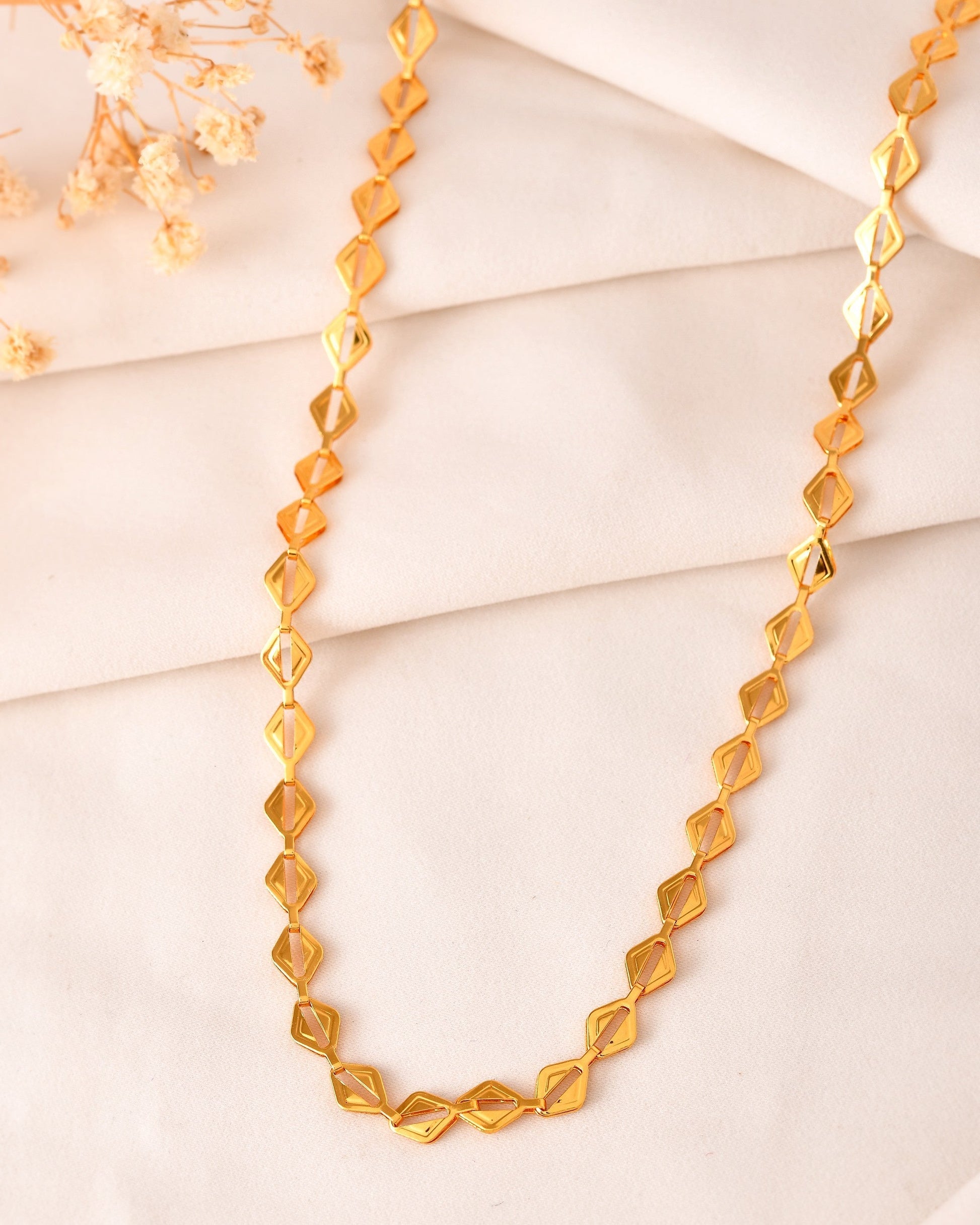 VOJ Gold Polished Geometrical Shaped Stainless Steel Chain For Women 