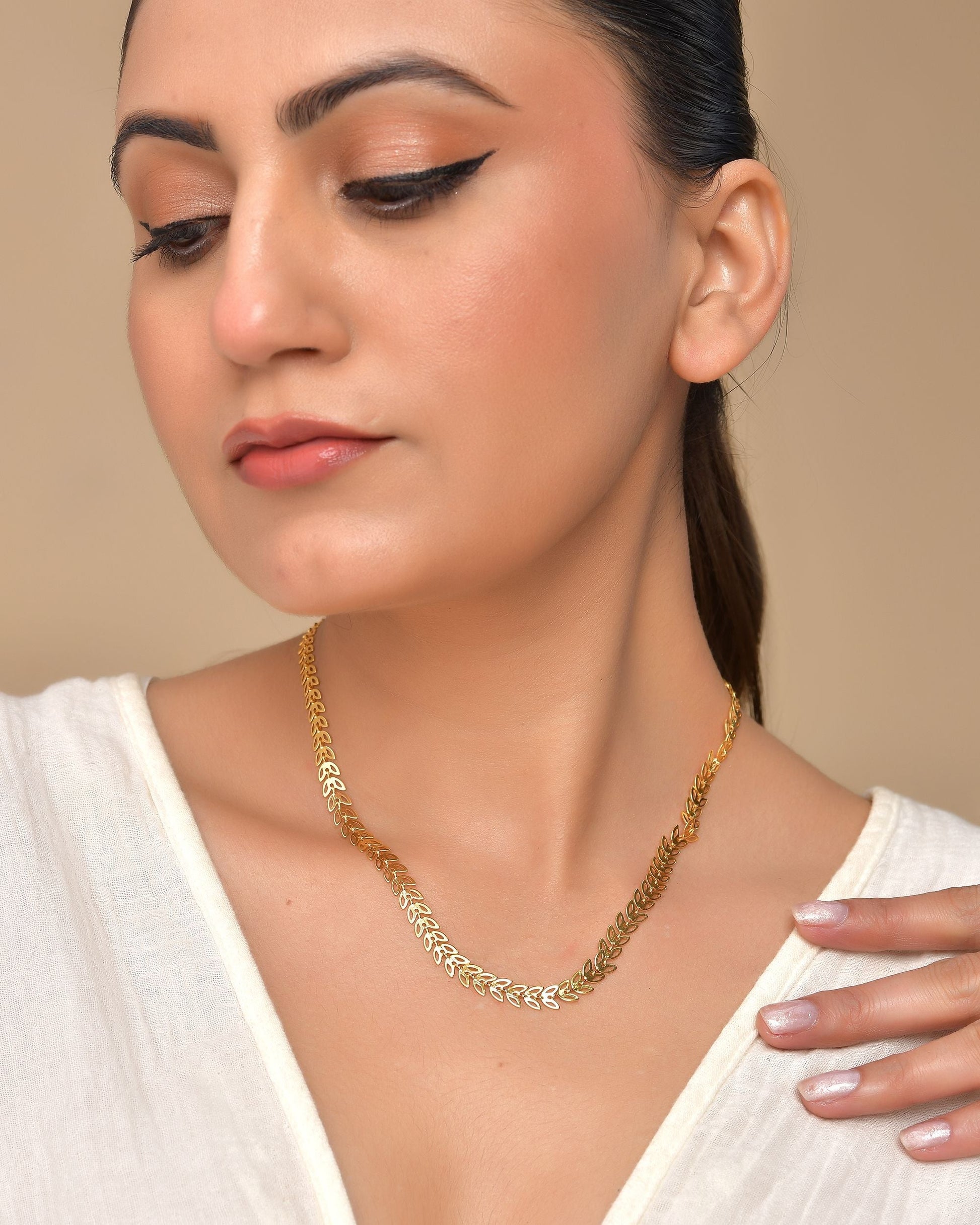 VOJ Gold Polished Filled Leaf Shaped Chain For Women 