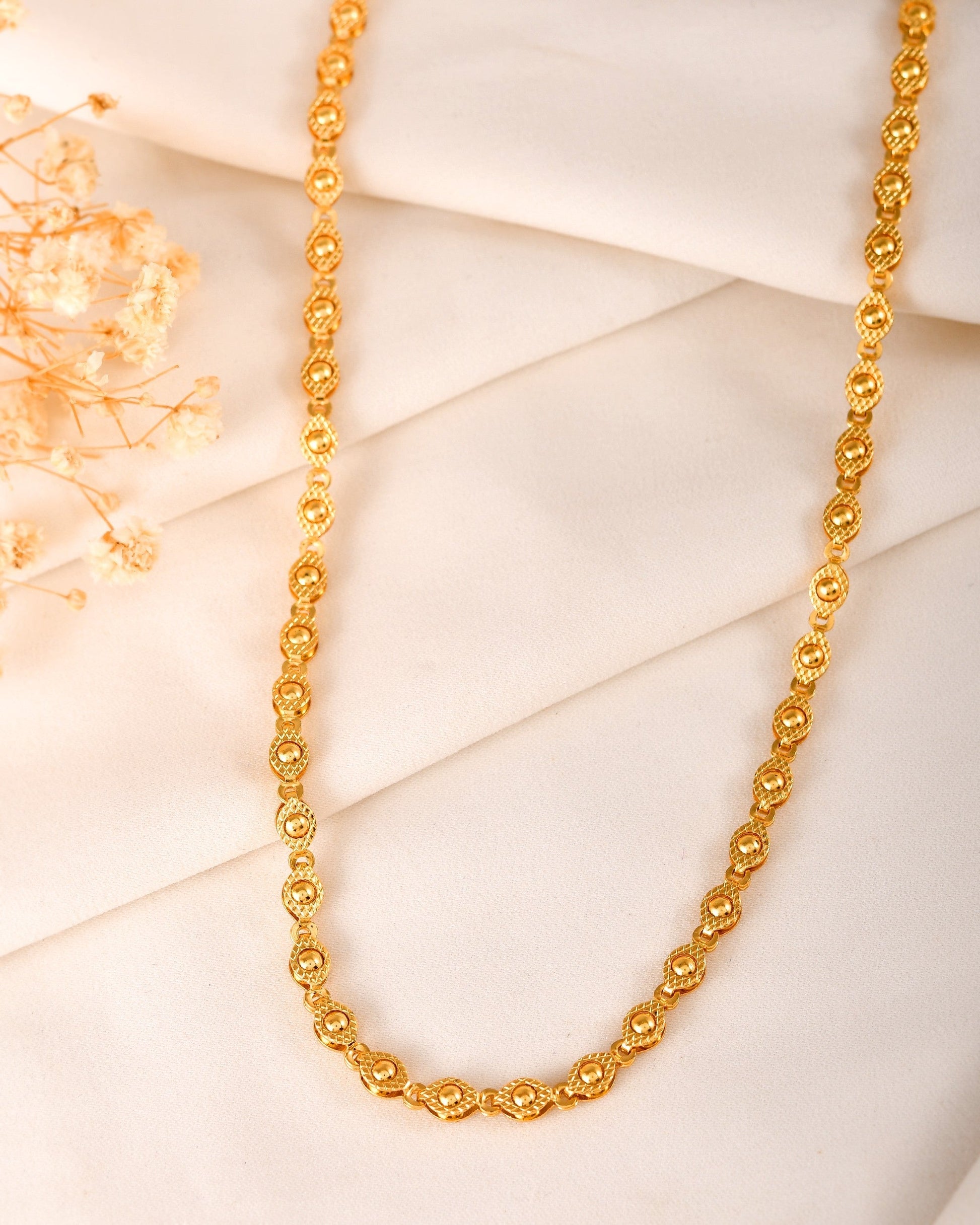 VOJ Gold Polished Oval Shaped Designer Chain For Women 