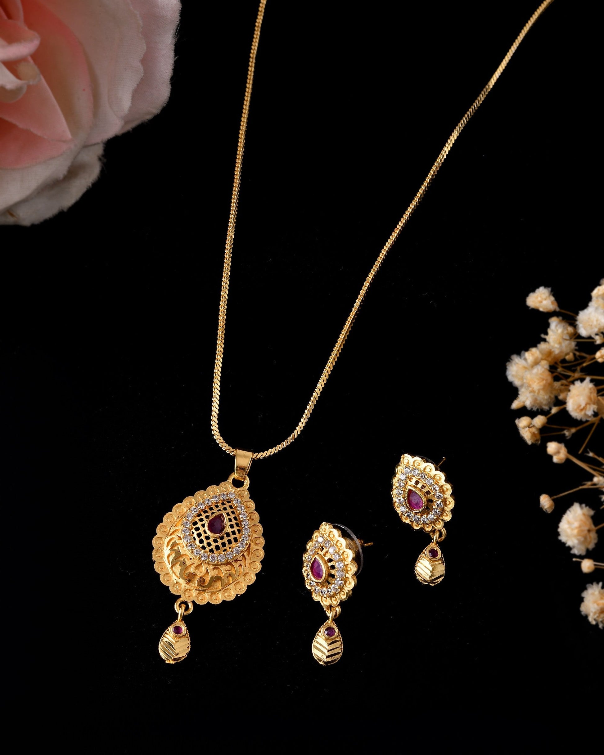 VOJ Gold Polished Teardrop Shaped Pendant With Chain Set 