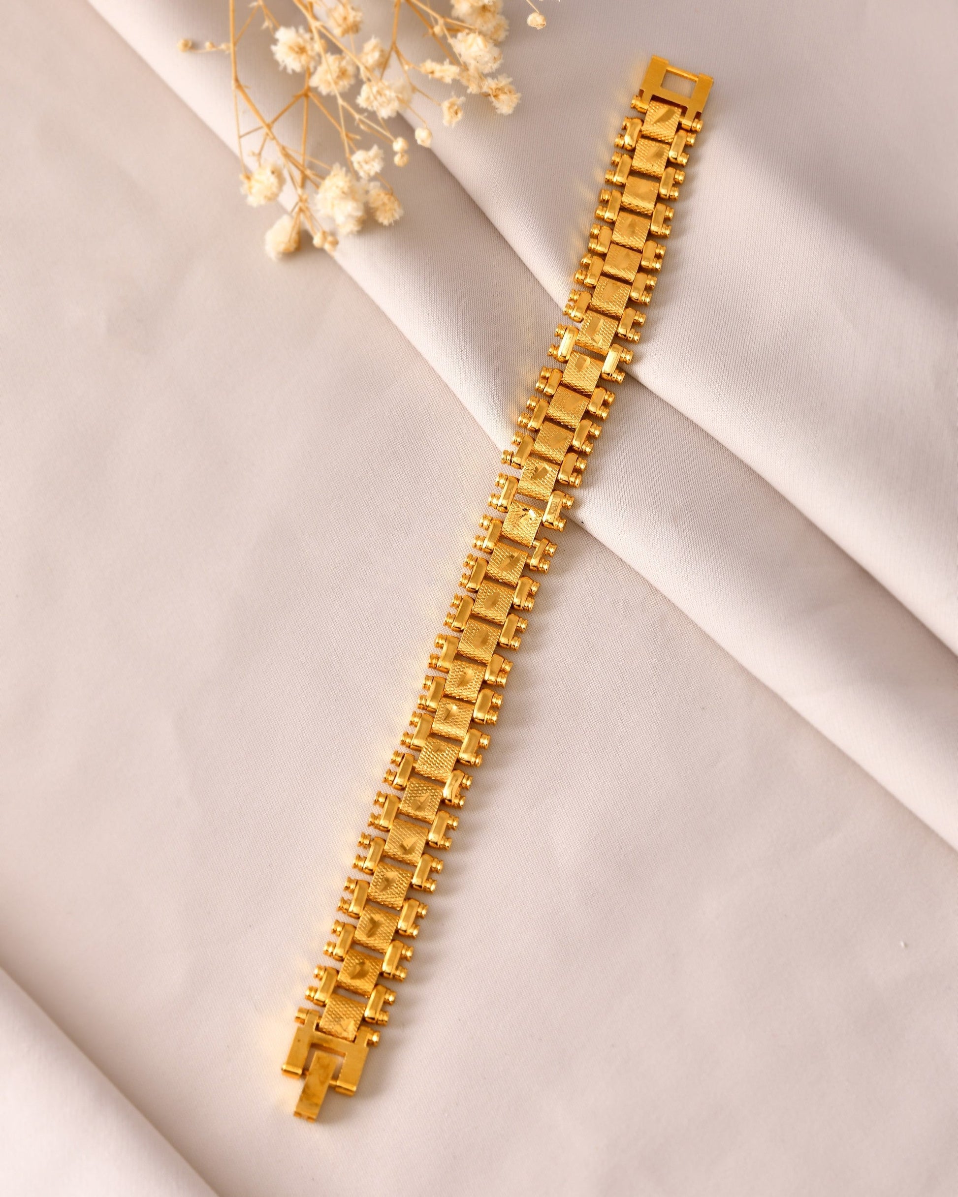 VOJ Gold Polished Handcrafted Stainless Steel Linked Bracelet For Men 