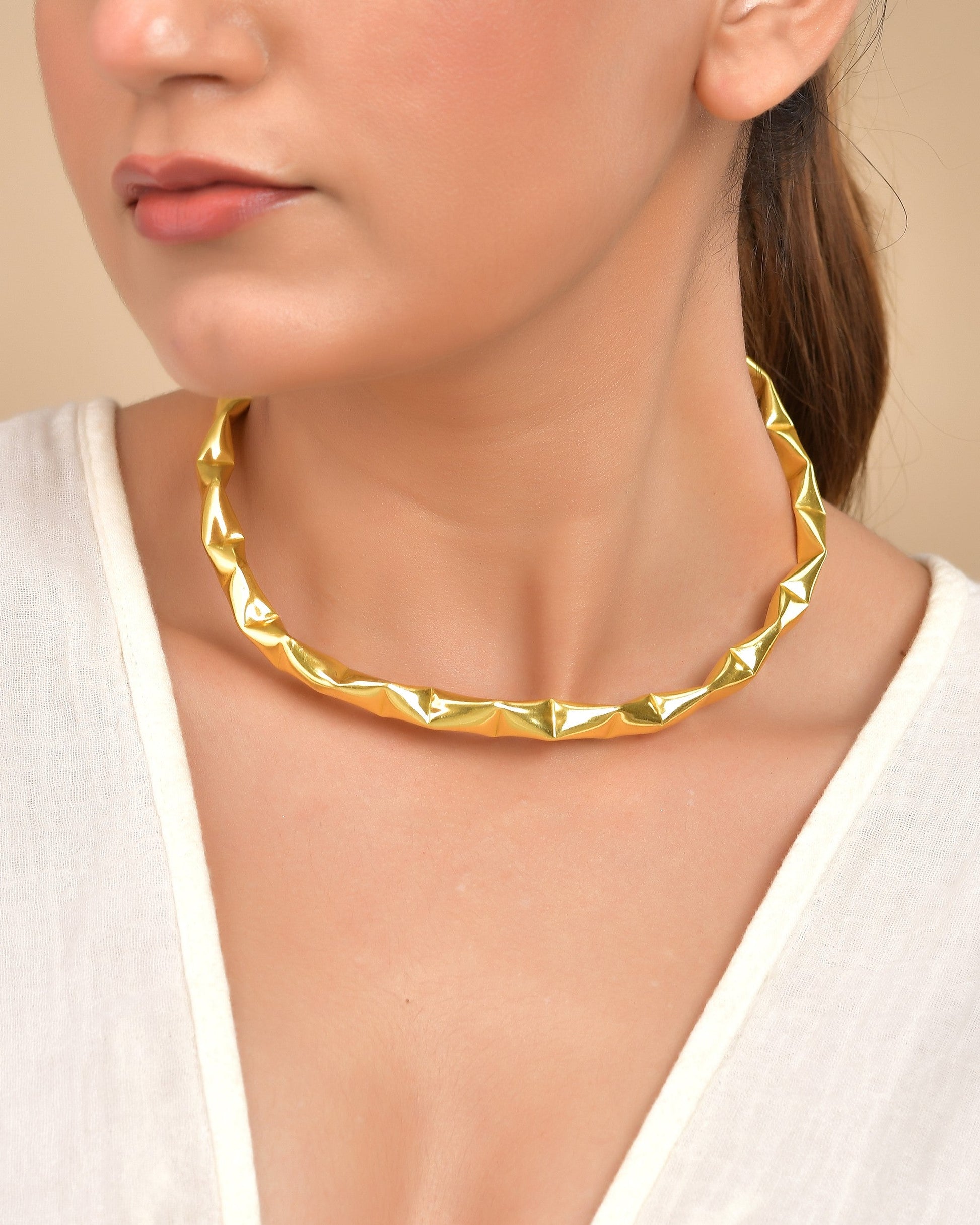 VOJ Gold Polished Anti Tarnished Designer Hasli Necklace 