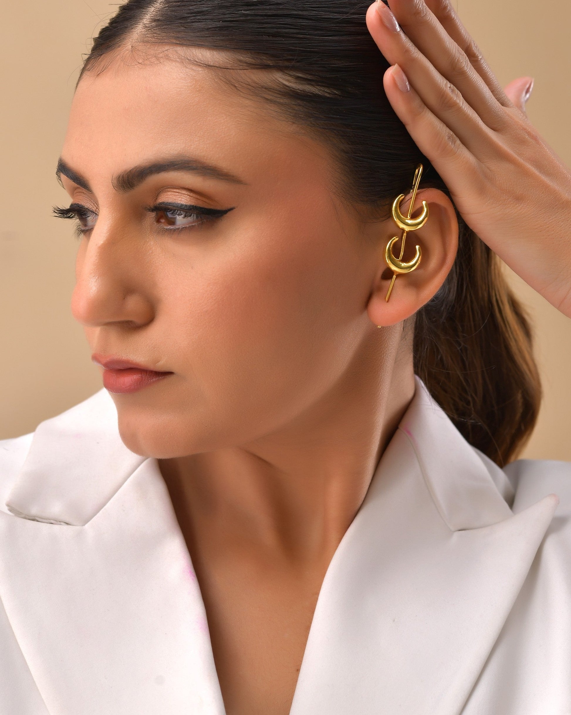 VOJ Gold Polished Moon Shaped Anti Tarnish Ear Cuff 