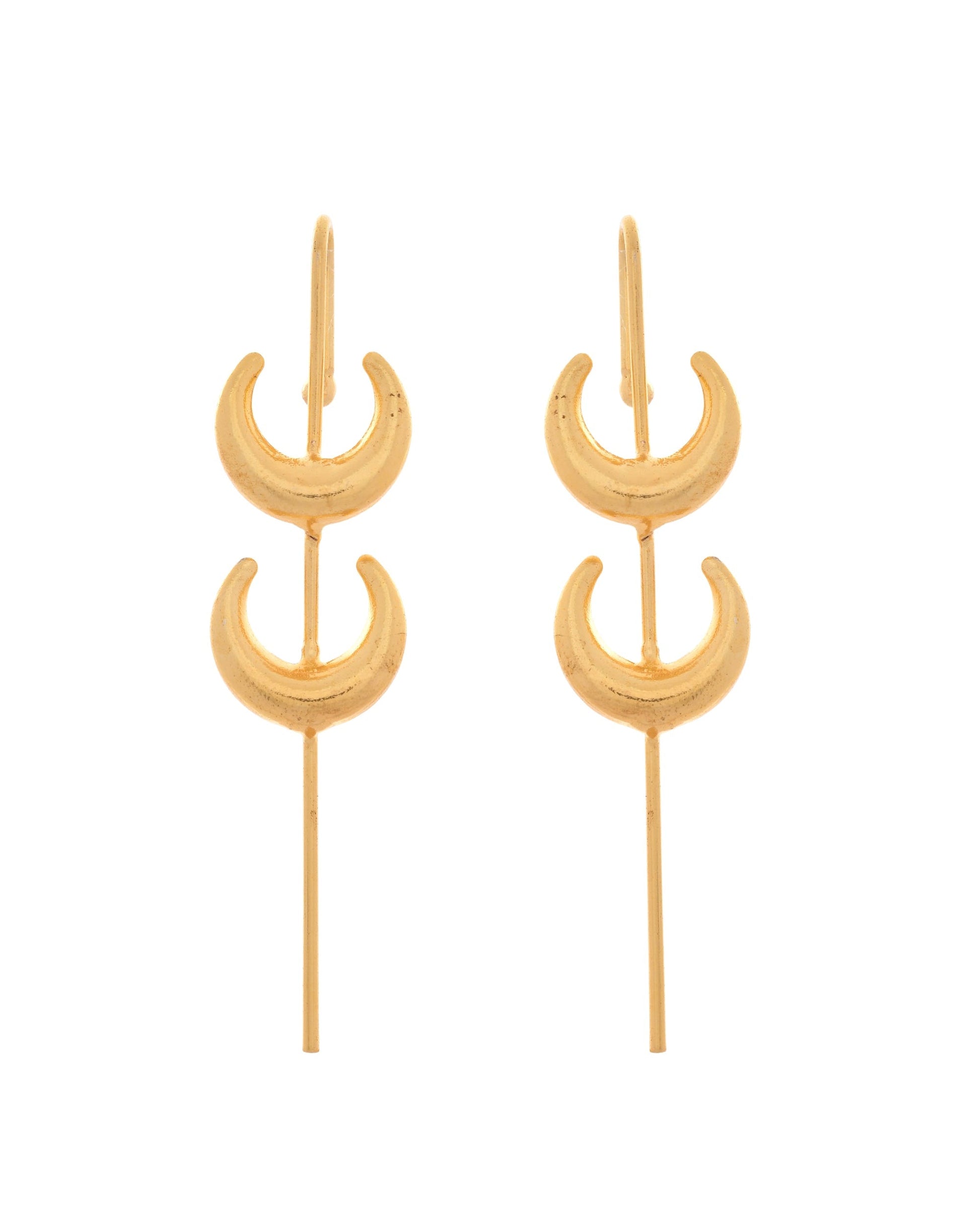 VOJ Gold Polished Moon Shaped Anti Tarnish Ear Cuff 