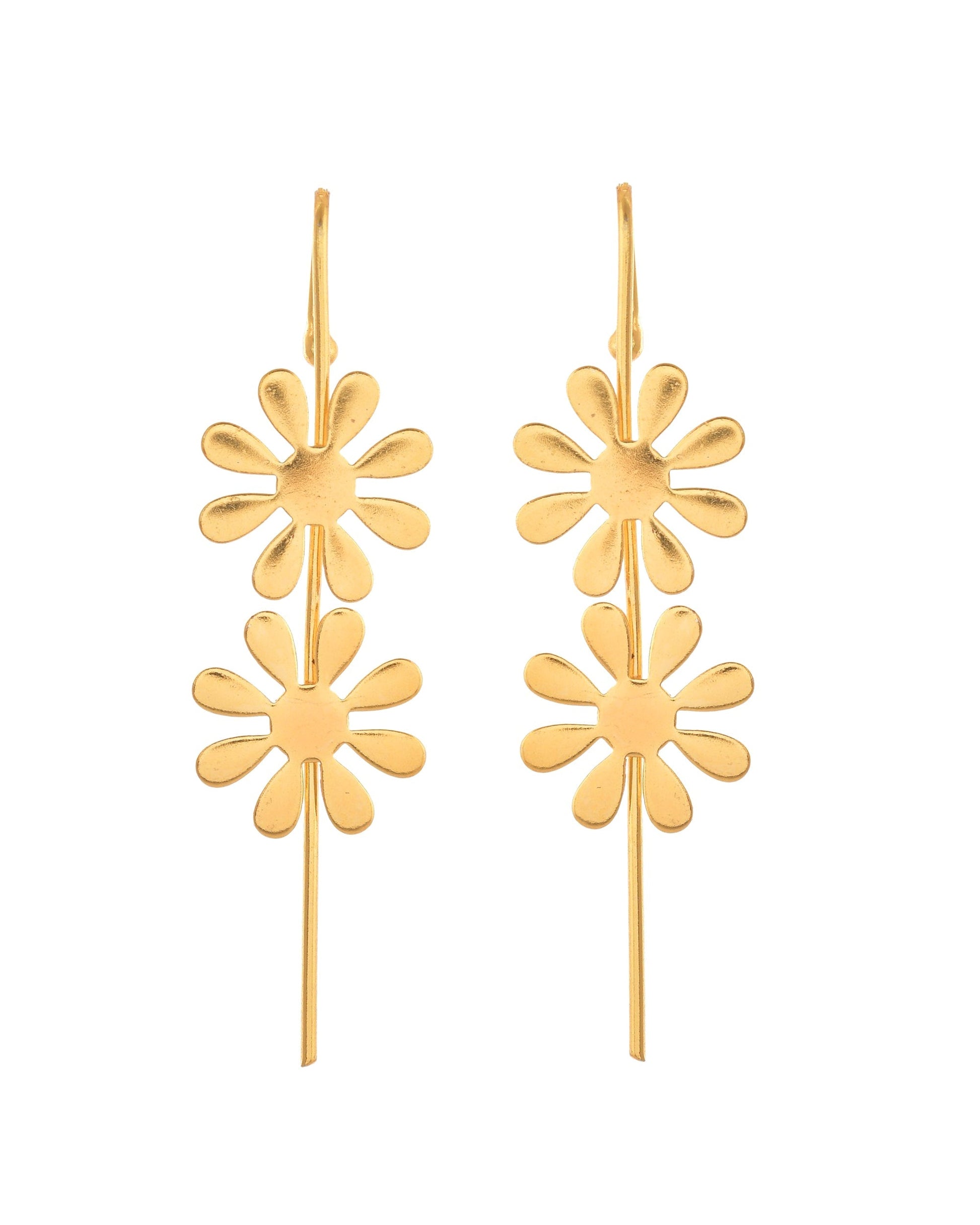 VOJ Gold Polished Floral Shaped Anti Tarnished Ear Cuff 