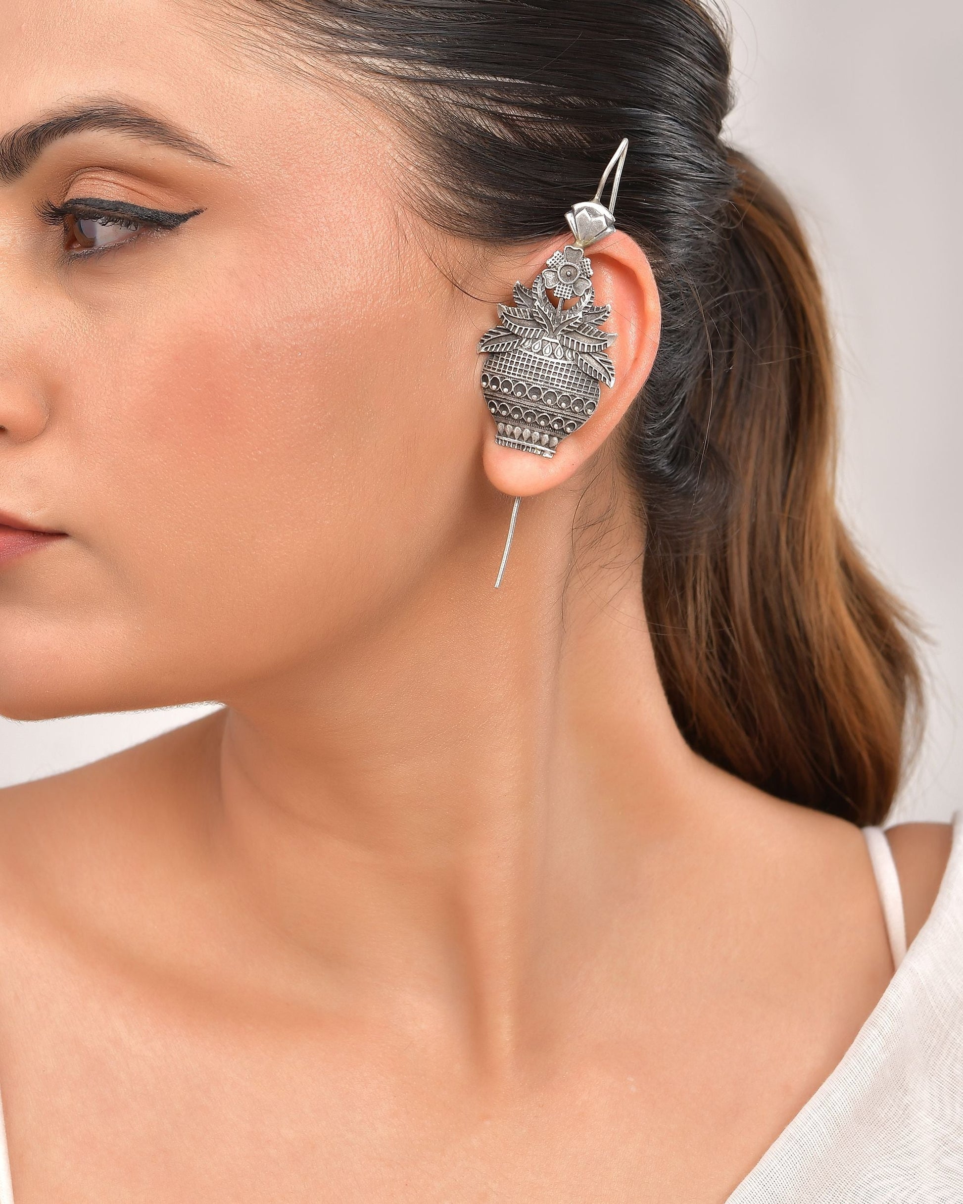 VOJ Silver Toned Designer Floral Shaped Ear Cuff 