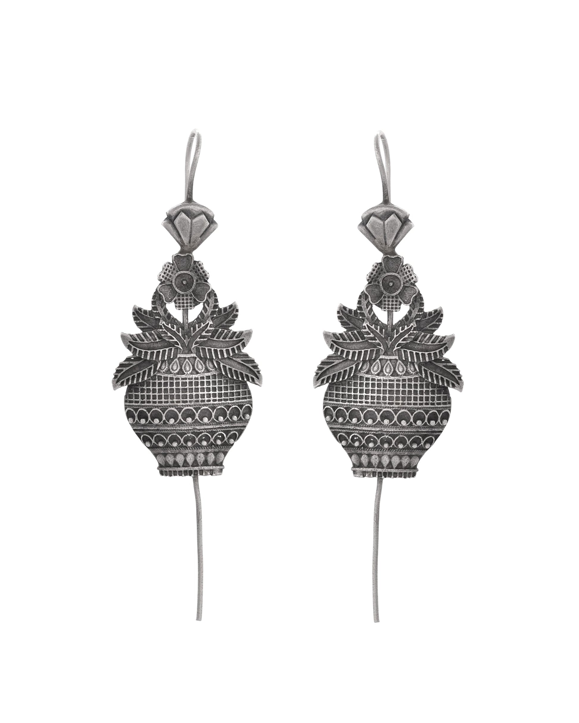 VOJ Silver Toned Designer Floral Shaped Ear Cuff 