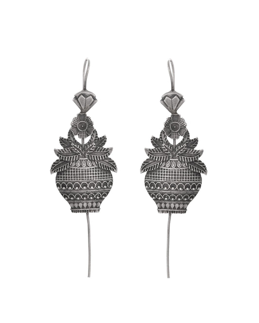 VOJ Silver Toned Designer Floral Shaped Ear Cuff 