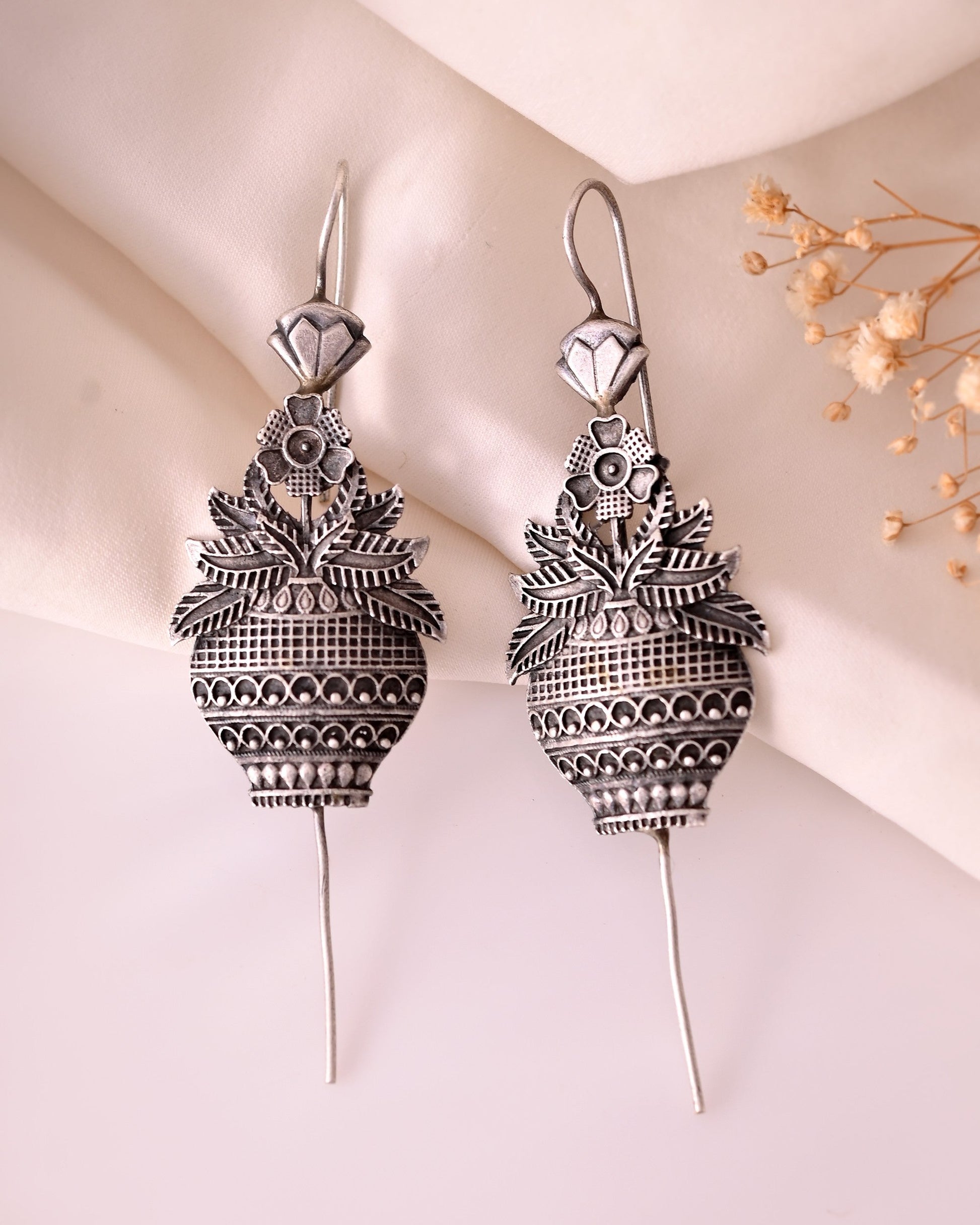 VOJ Silver Toned Designer Floral Shaped Ear Cuff 