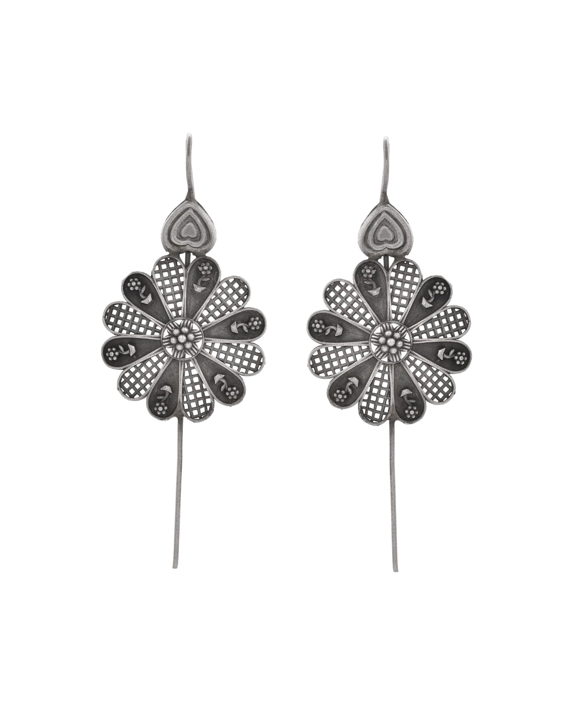 VOJ Silver Plated Flower Shaped Elegant Ear Cuff 