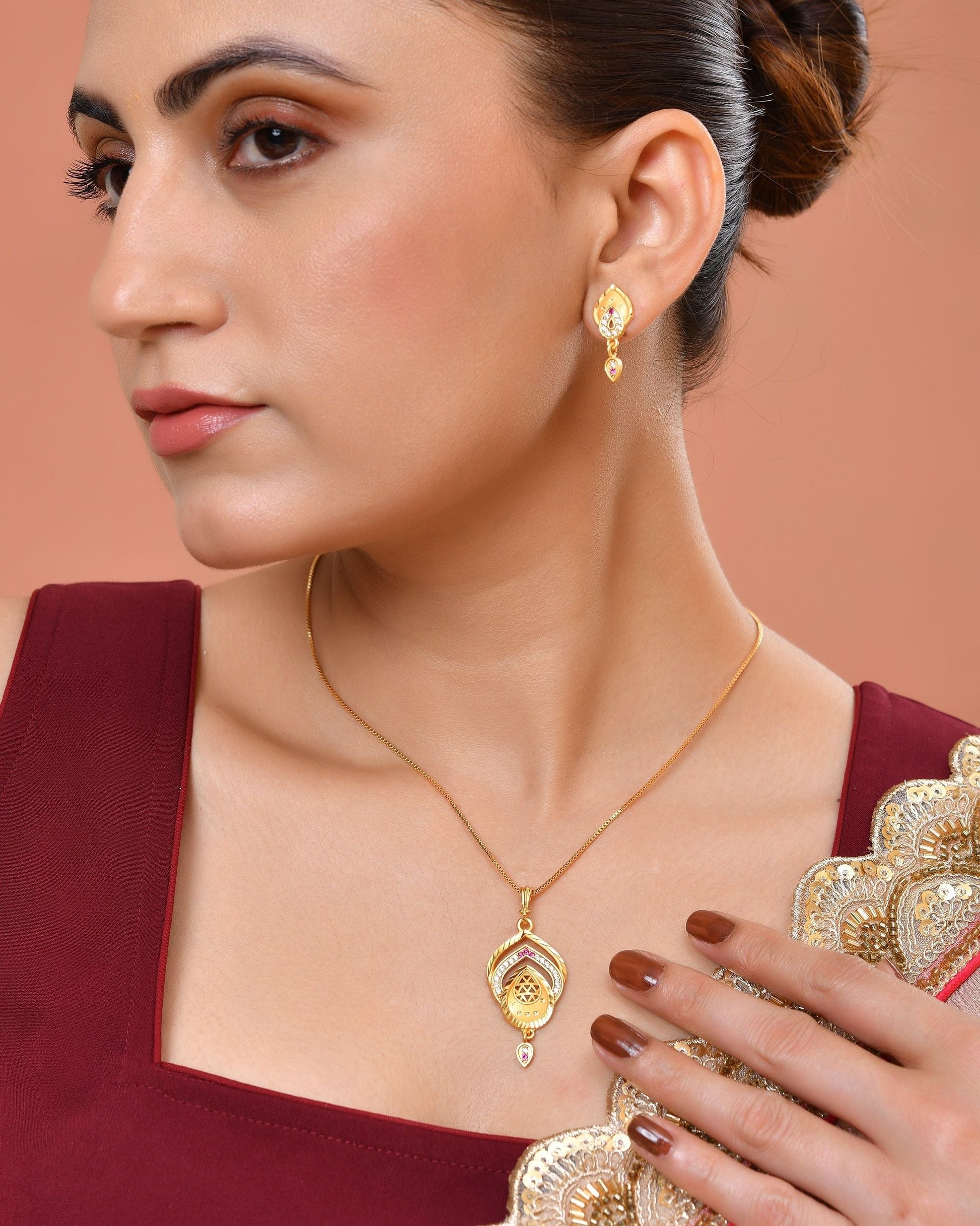 VOJ Gold Plated Teardrop Shaped Chain Set  Grab2Buy VOJ Grab2Buy