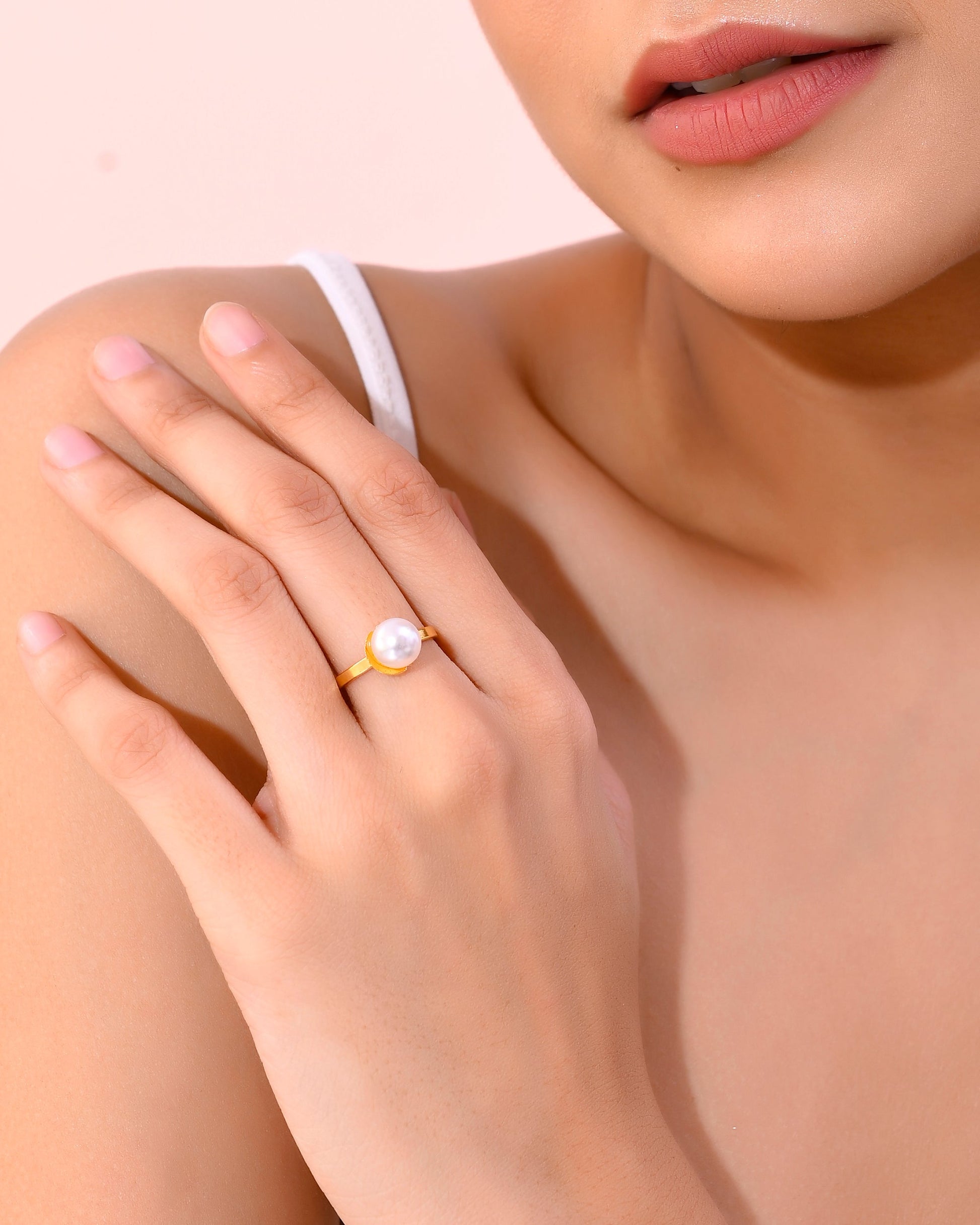 VOJ Gold-Polished One Pearl Ring 