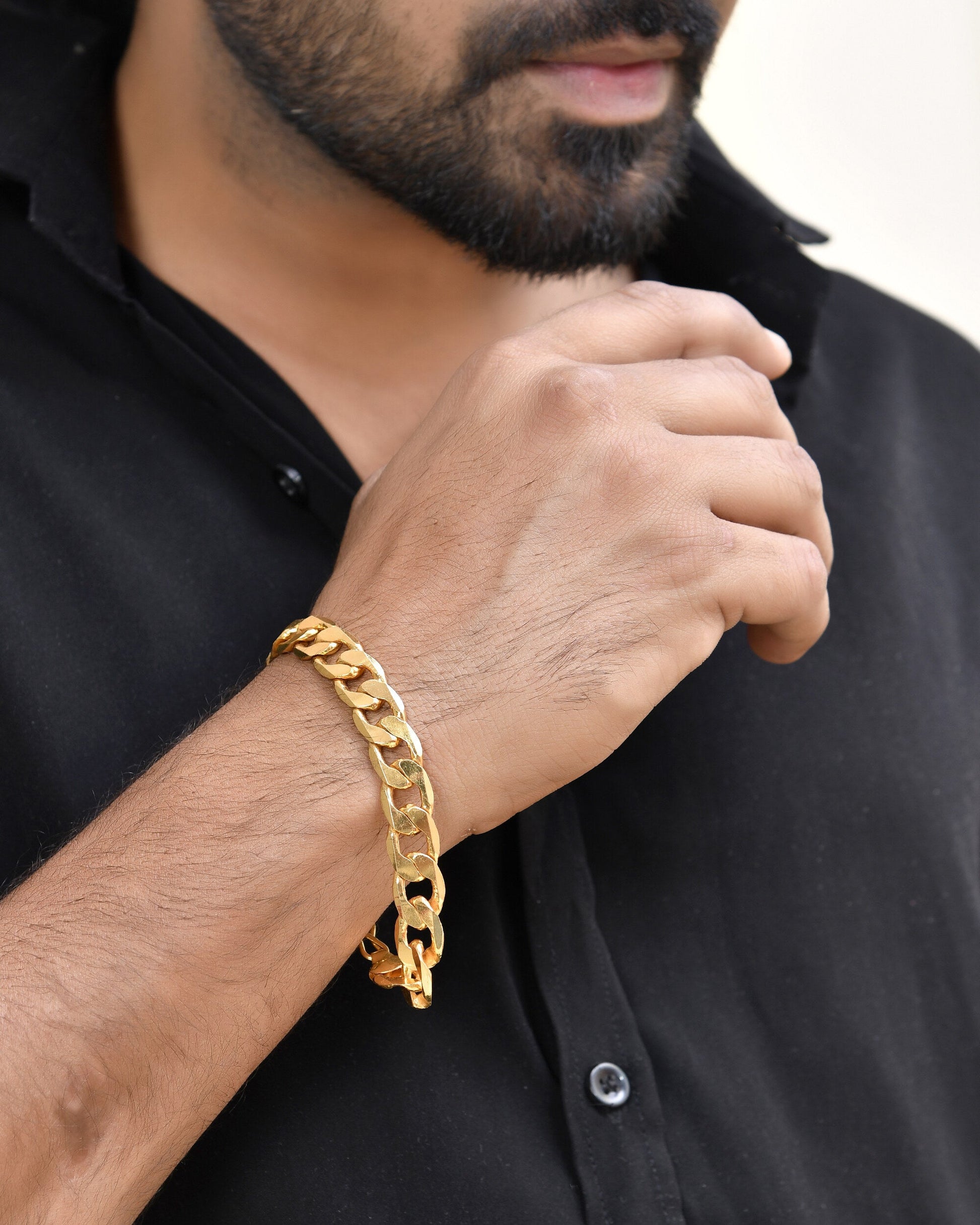 VOJ Gold Toned Elegent Men's Bracelet VOJ (Valley Of Jewellery)