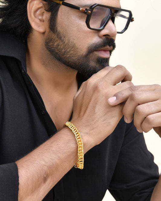 VOJ Gold-Polished Stainless Steel Elegent Men's Bracelet