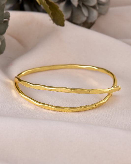 VOJ Gold-Polished Elegent Stylish Kada Bracelet VOJ (Valley Of Jewellery)