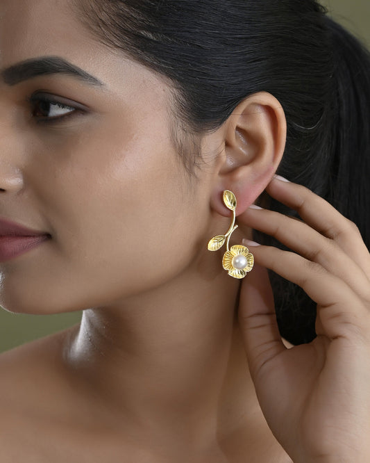 VOJ Gold Toned Floral Shaped Elegent Earrings VOJ (Valley Of Jewellery)