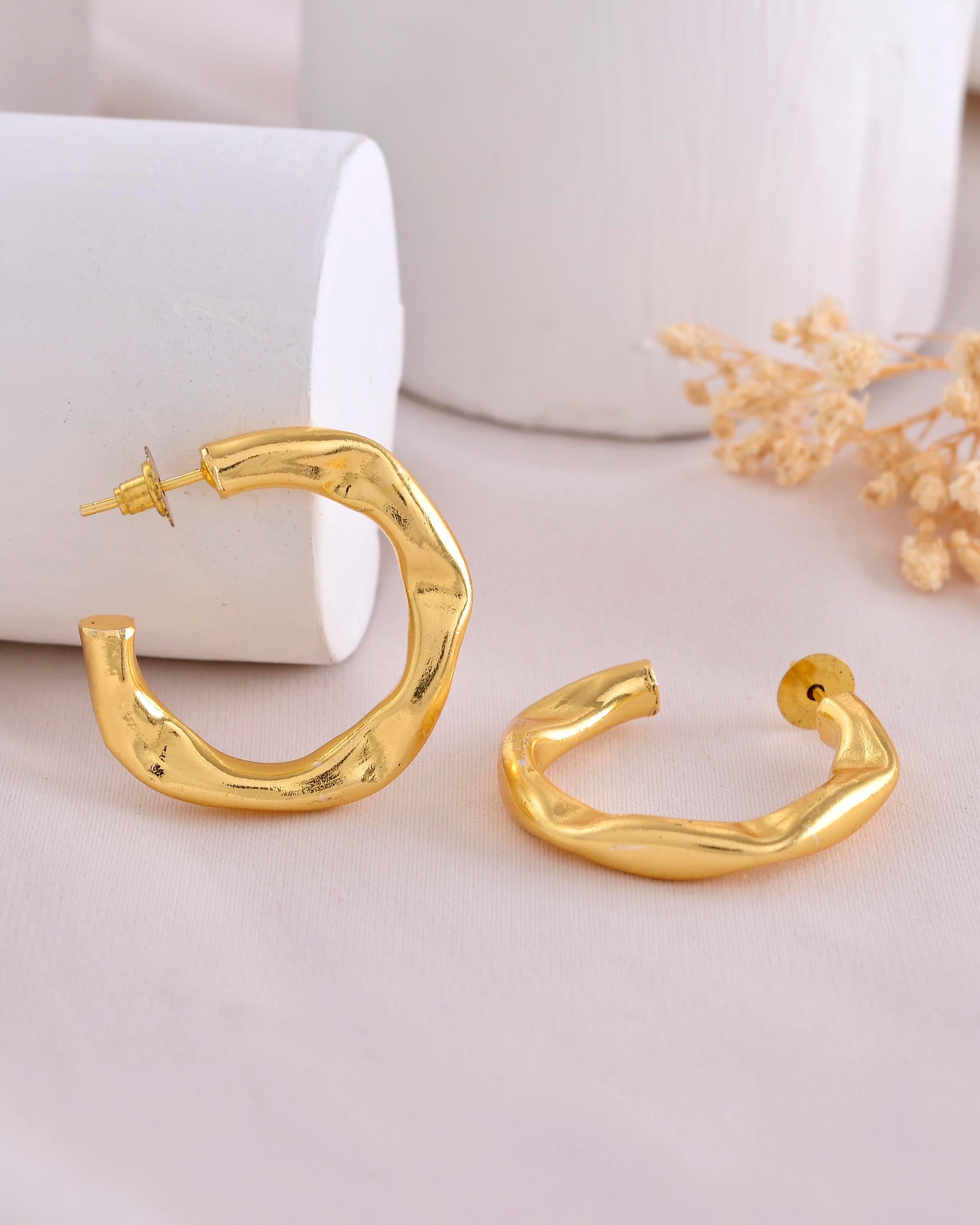 VOJ Gold-Polished Classic Half Hoop Earrings VOJ (Valley Of Jewellery)