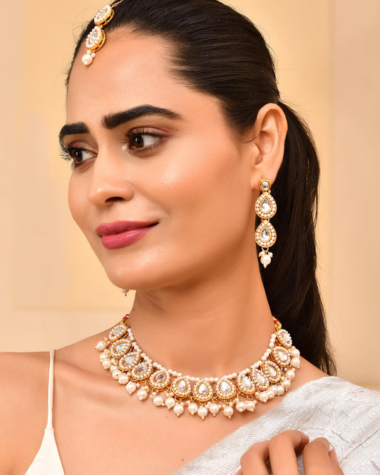 VOJ Gold-Polished Kundan Stones Studded Jewellery Set With Maang Tikka VOJ (Valley Of Jewellery)